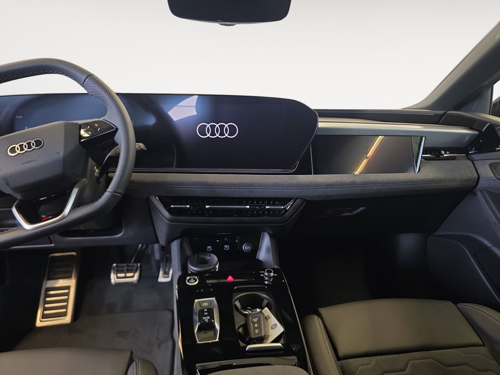 Audi - A6 Avant e-tron_12