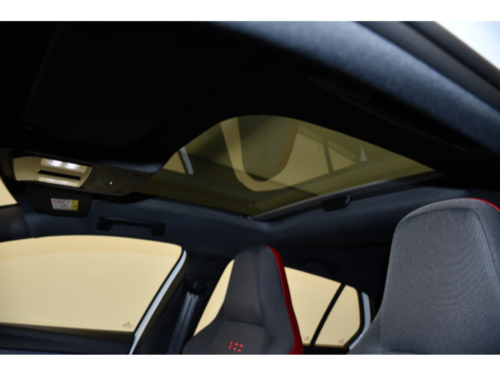 Volkswagen - Golf GTI_9