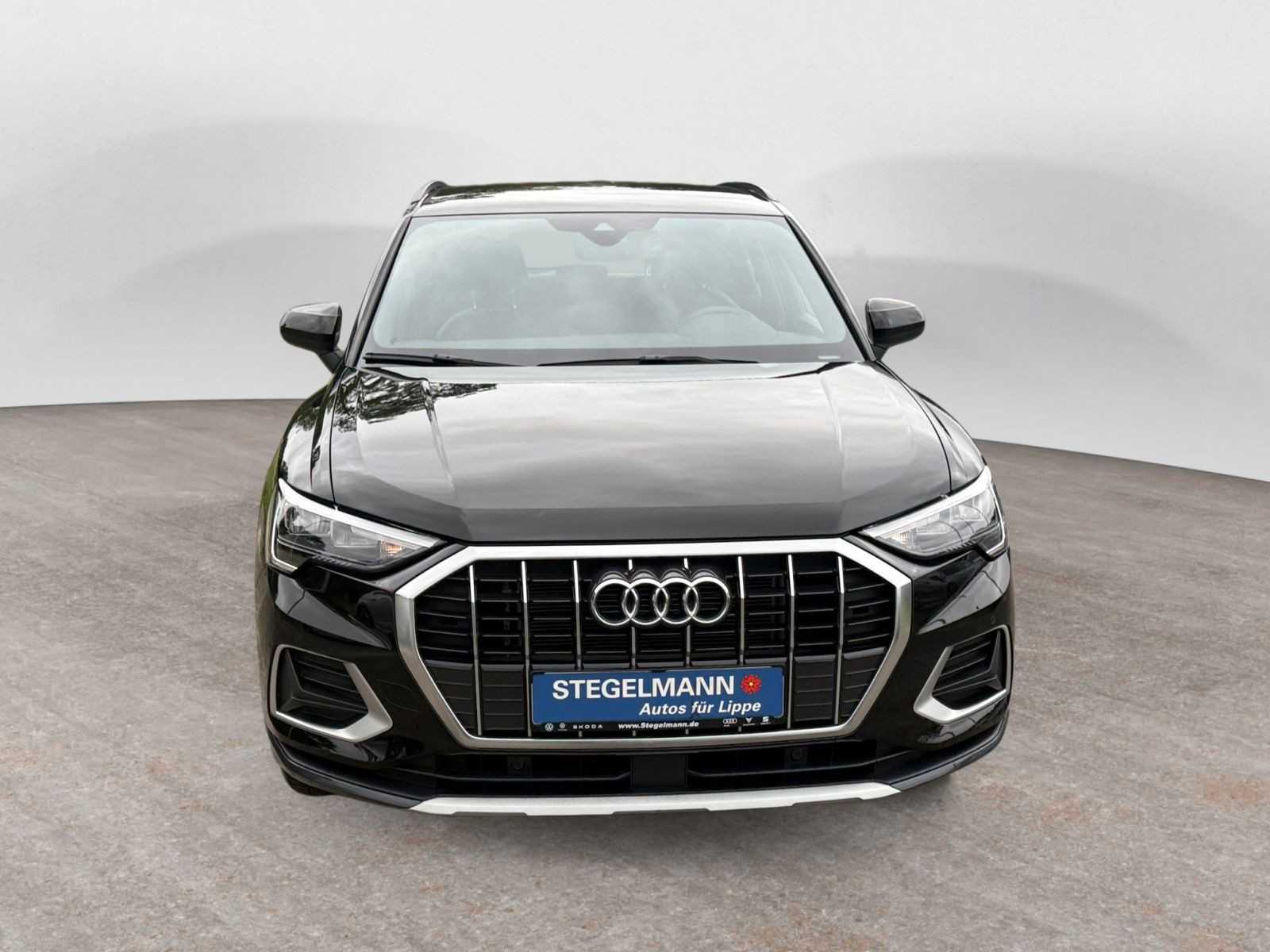 Audi - Q3_11