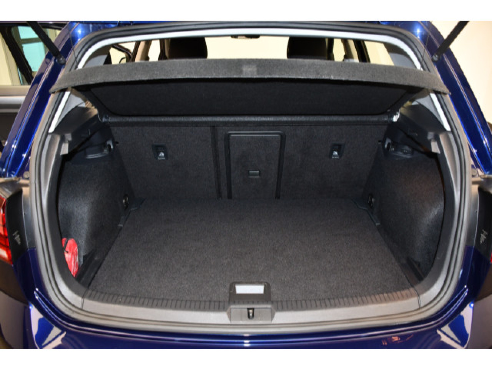 Volkswagen - Golf_9