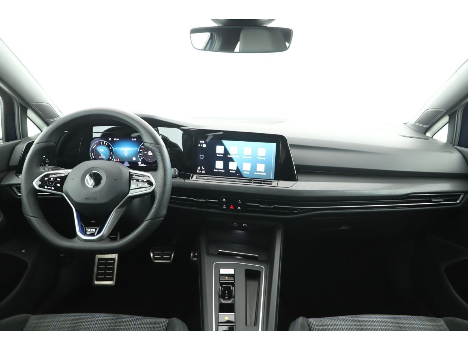 Volkswagen - Golf_11