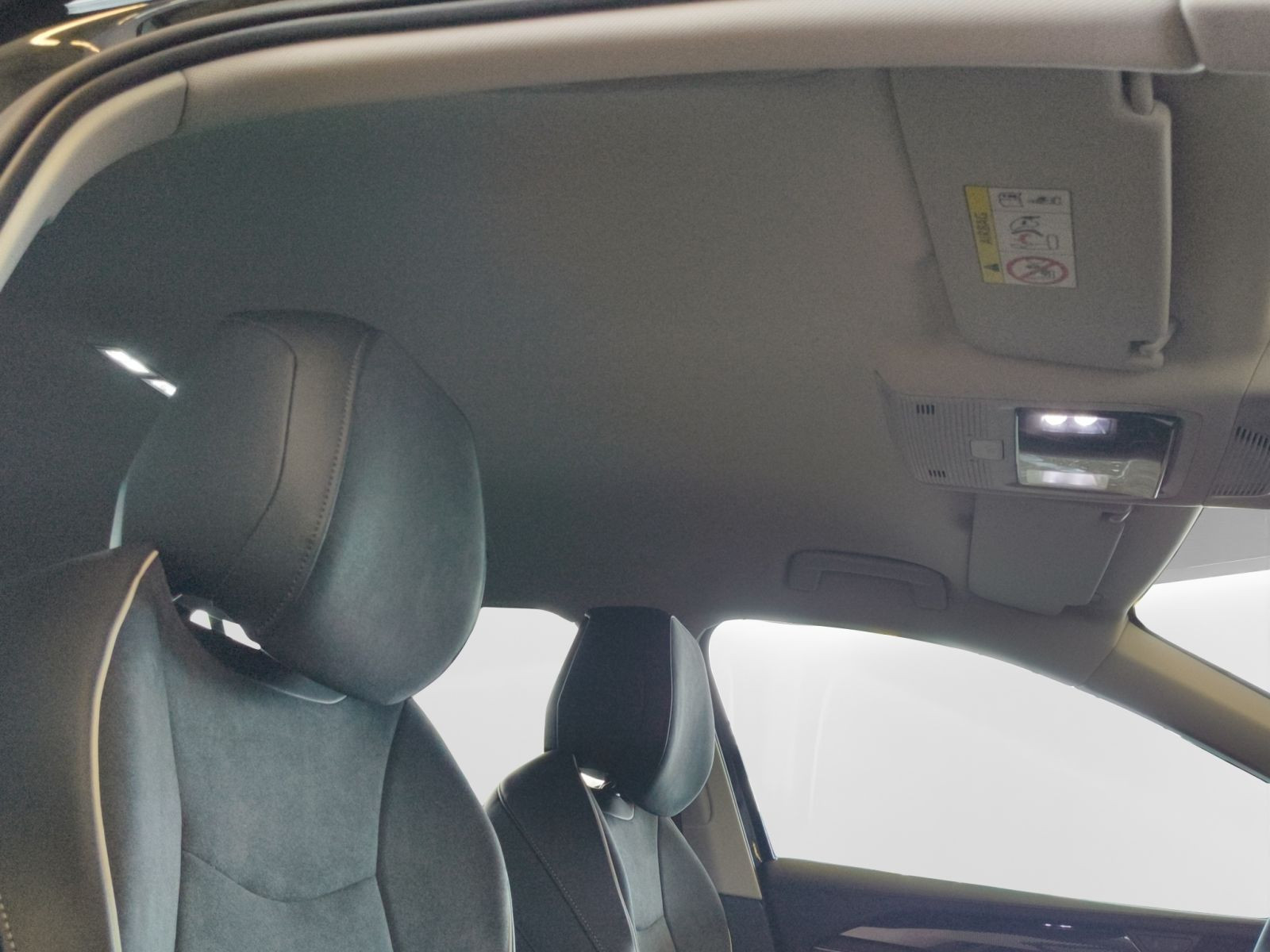 Volkswagen - Passat_22