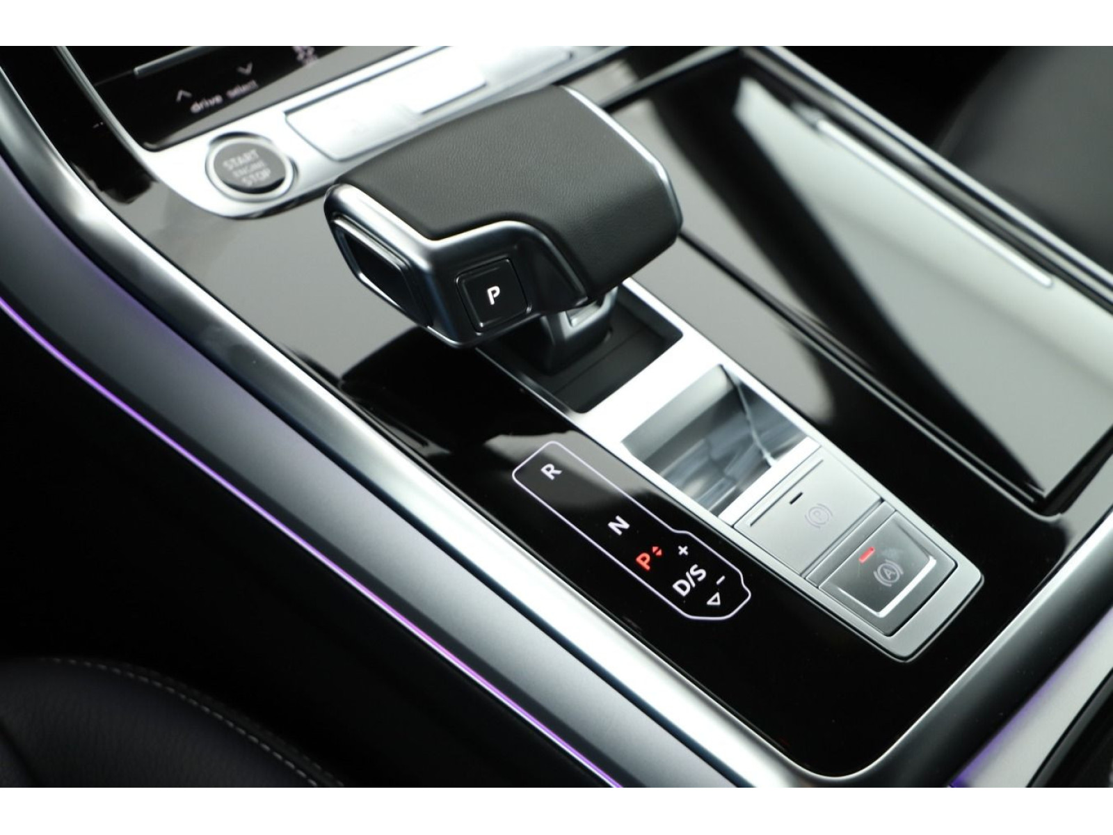 Audi - Q8_14 Audi - Q8_14