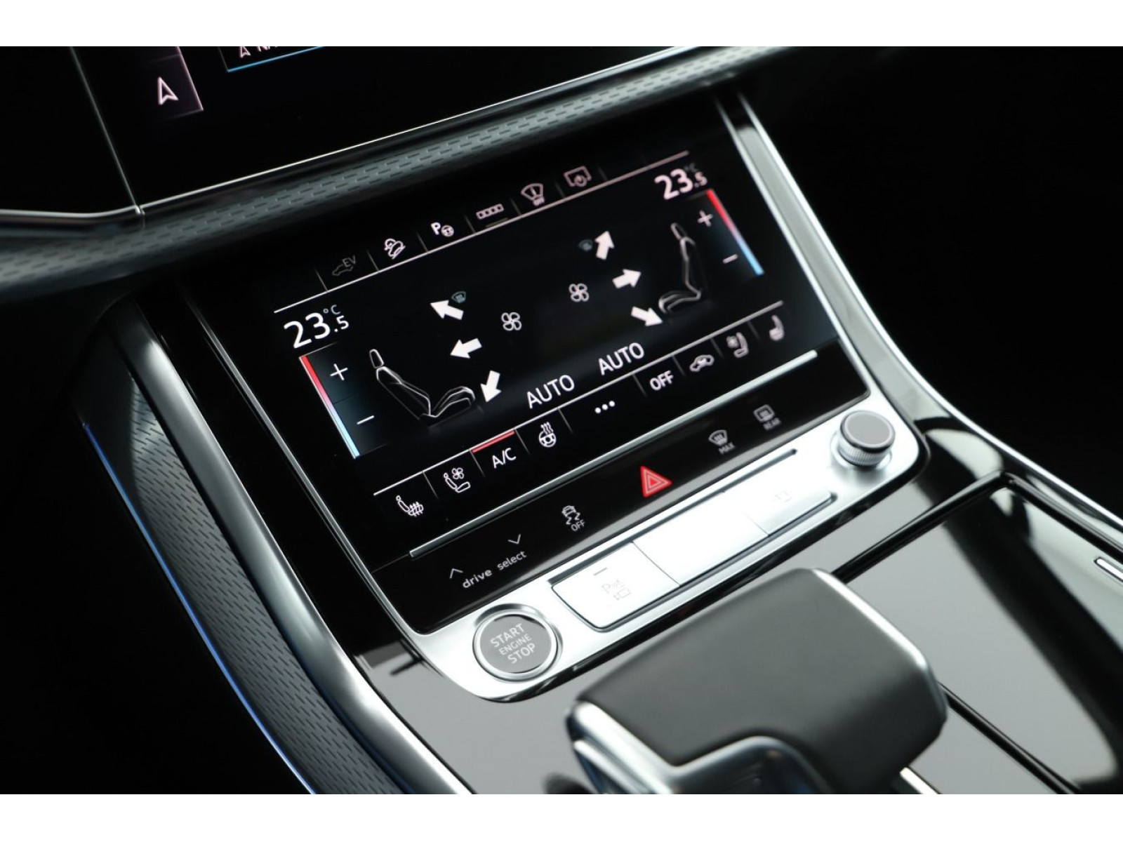 Audi - Q7_13