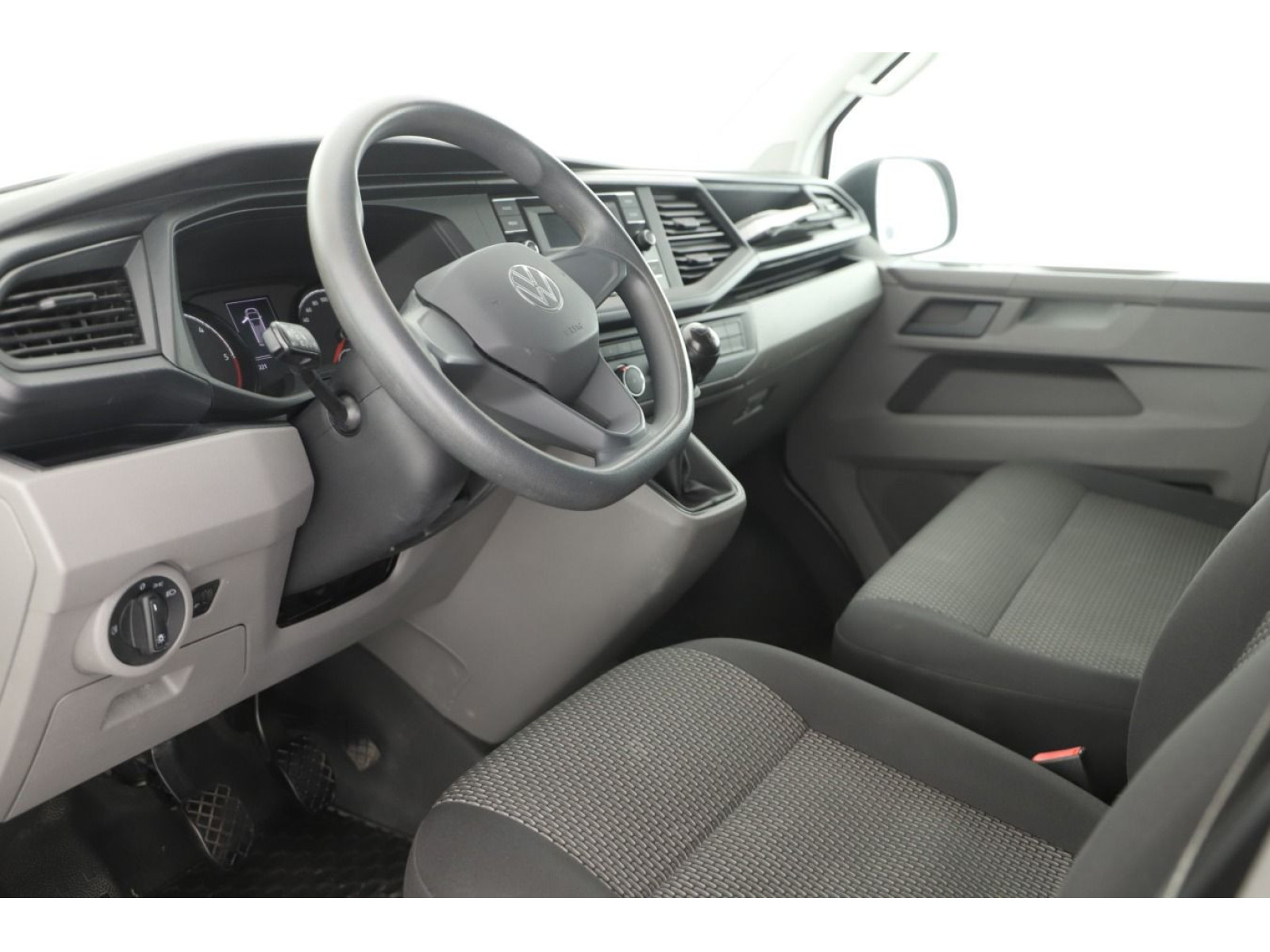 Volkswagen - T6.1 Transporter_7
