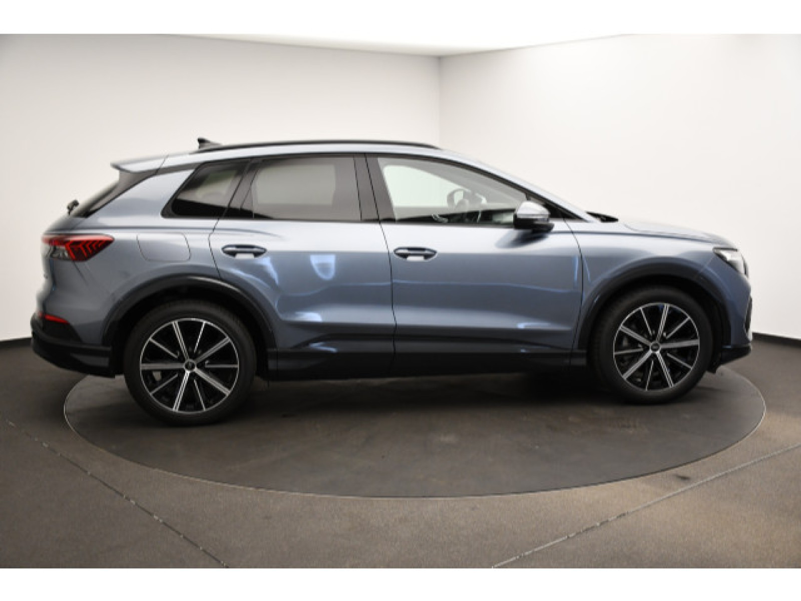 Audi - Q4 e-tron_18