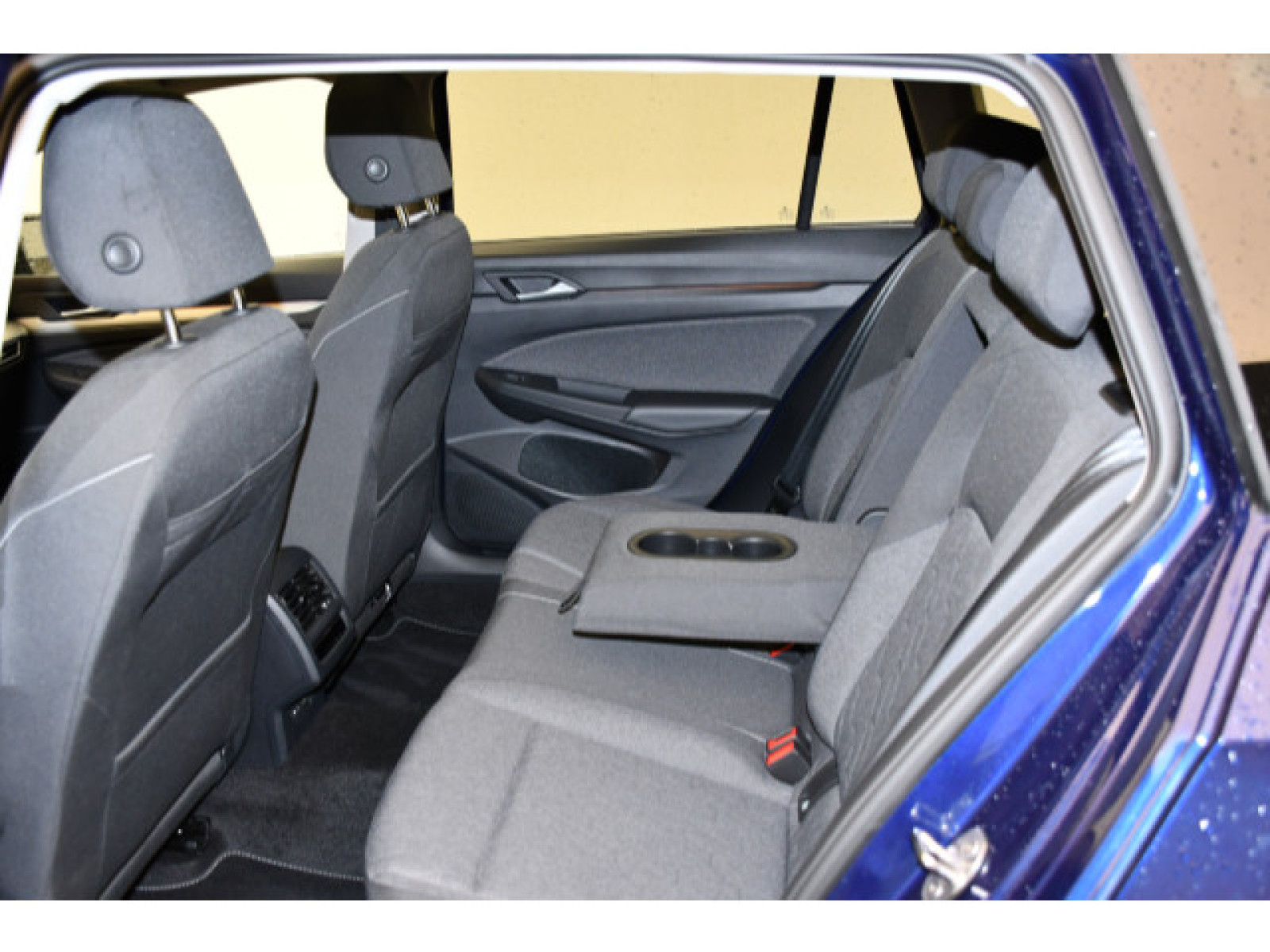 Volkswagen - Golf_10