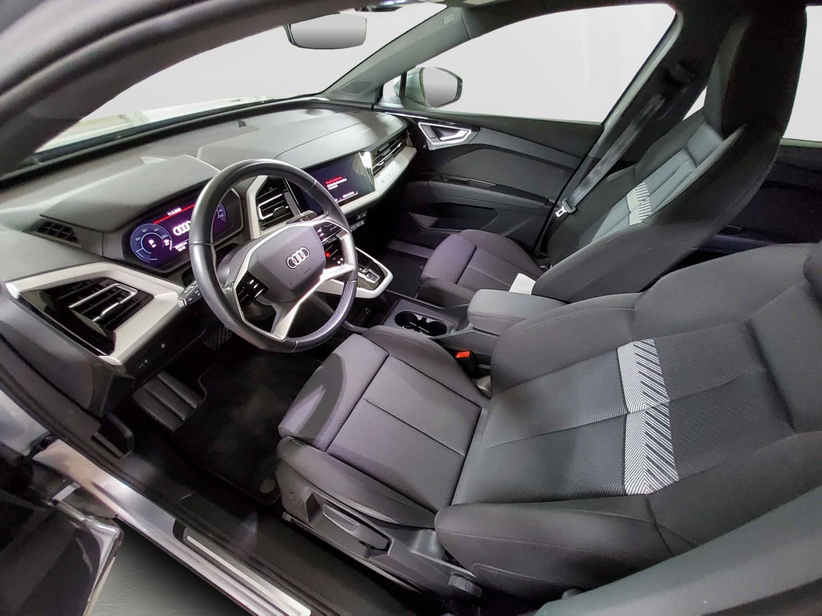 Audi - Q4 e-tron_4