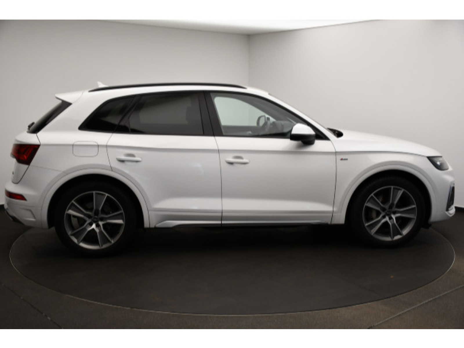 Audi - Q5_16