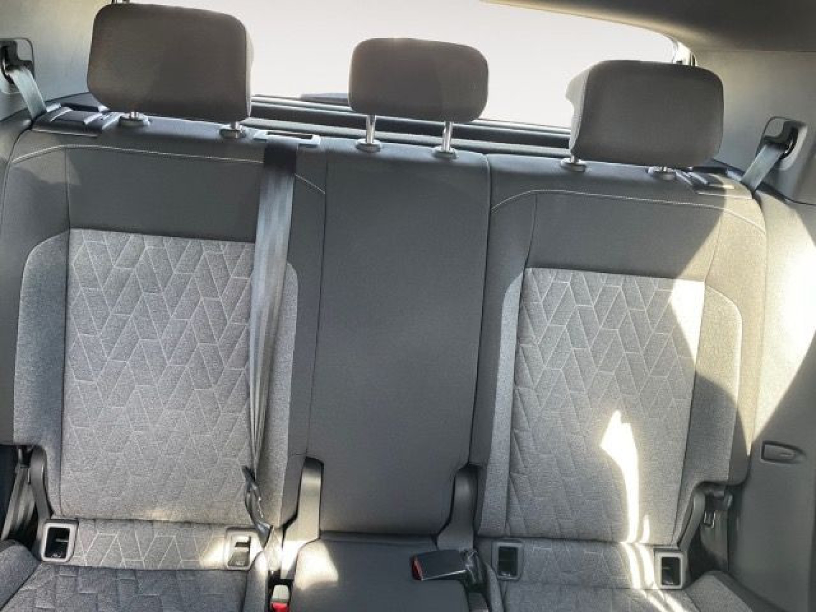Volkswagen - T-Cross_13