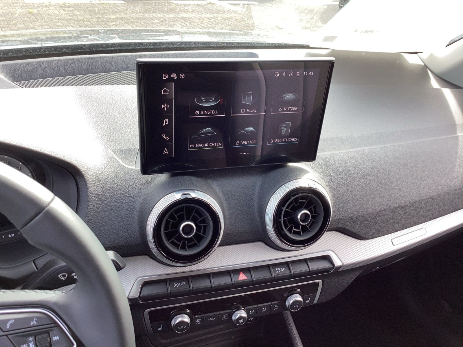 Audi - Q2_9