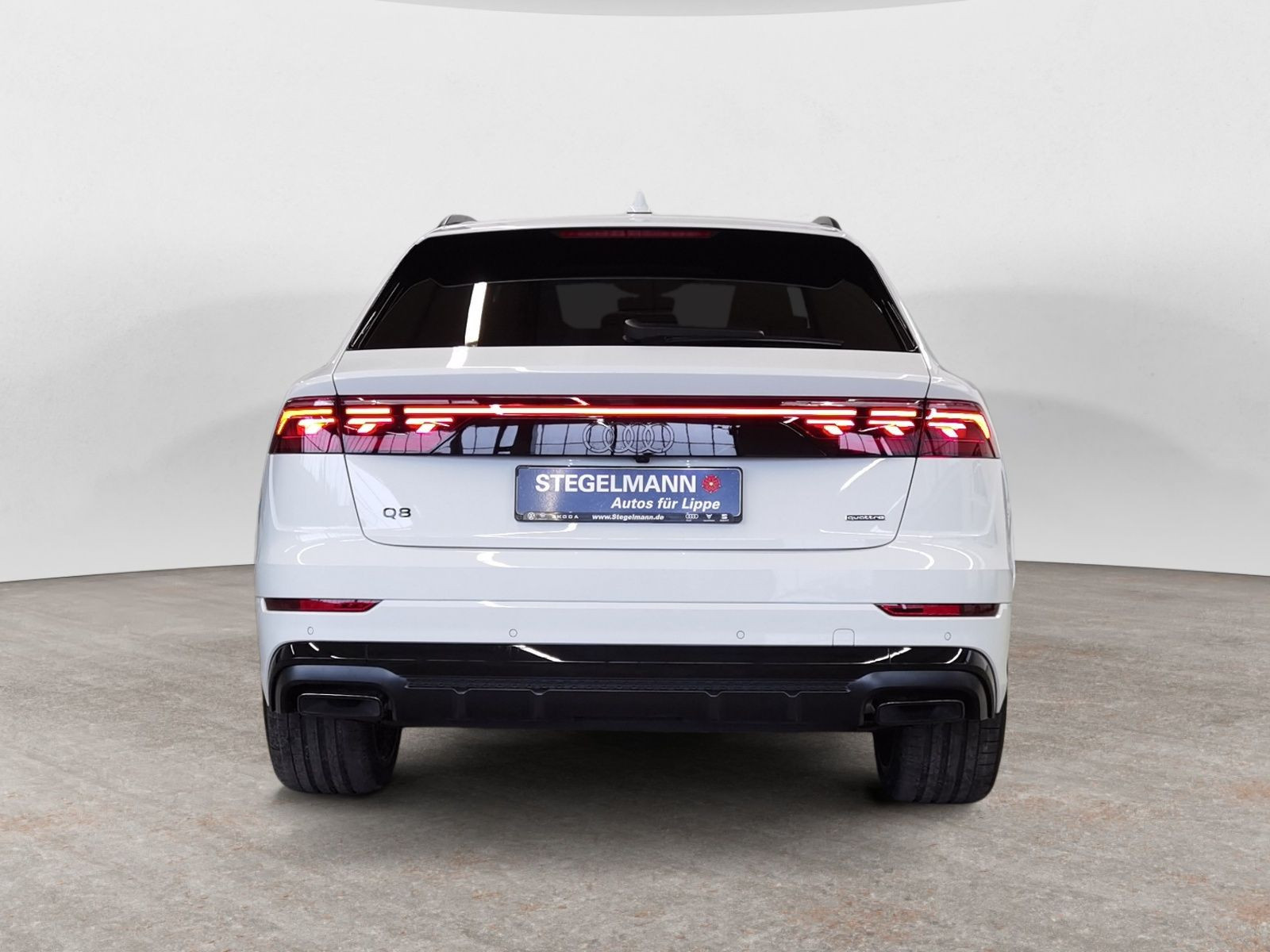 Audi - Q8_5