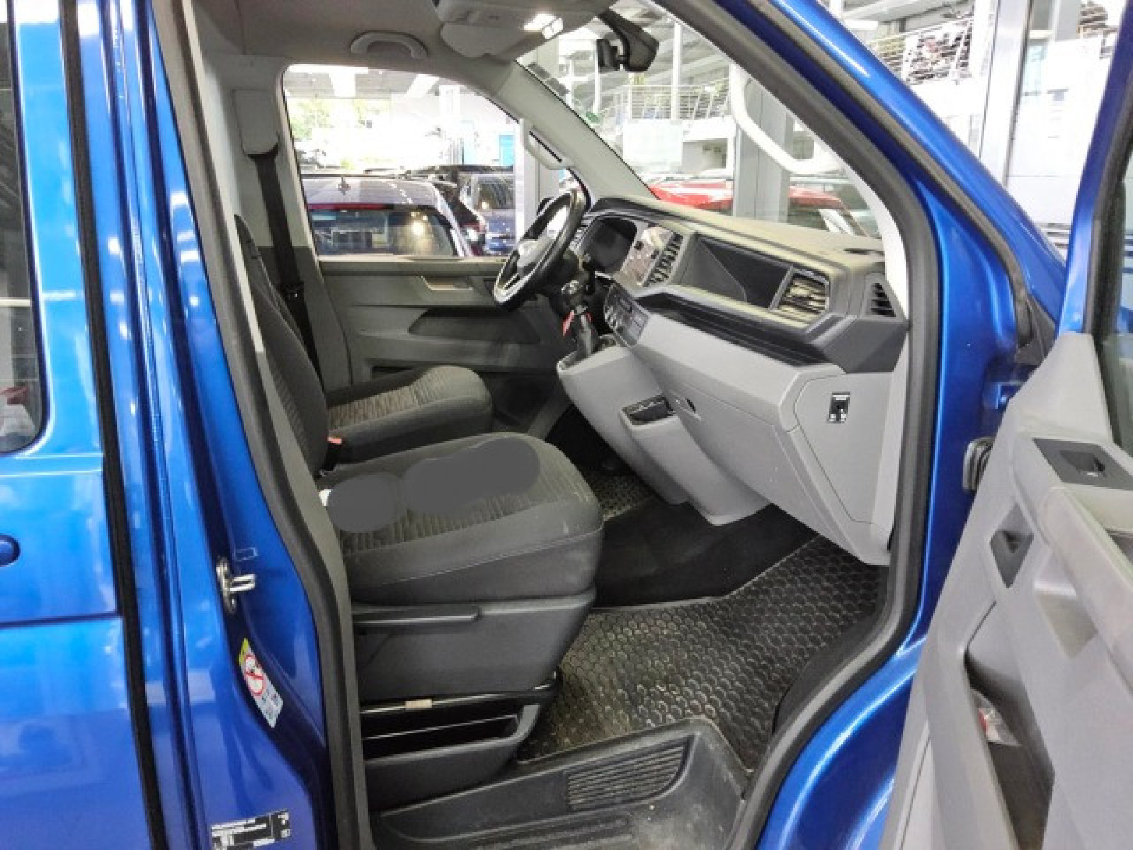 Volkswagen - T6 Caravelle_3
