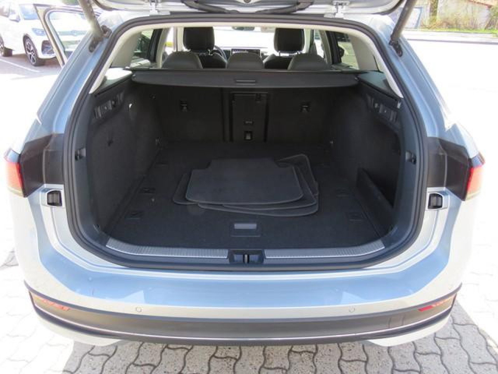 Volkswagen - Passat Variant_14