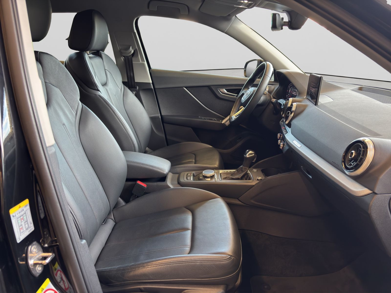 Audi - Q2_21