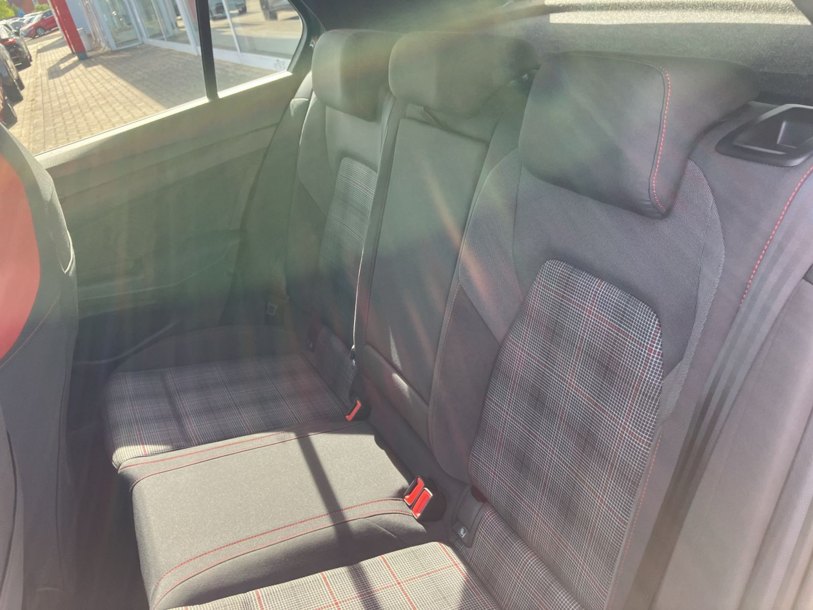 Volkswagen - Golf GTI_16