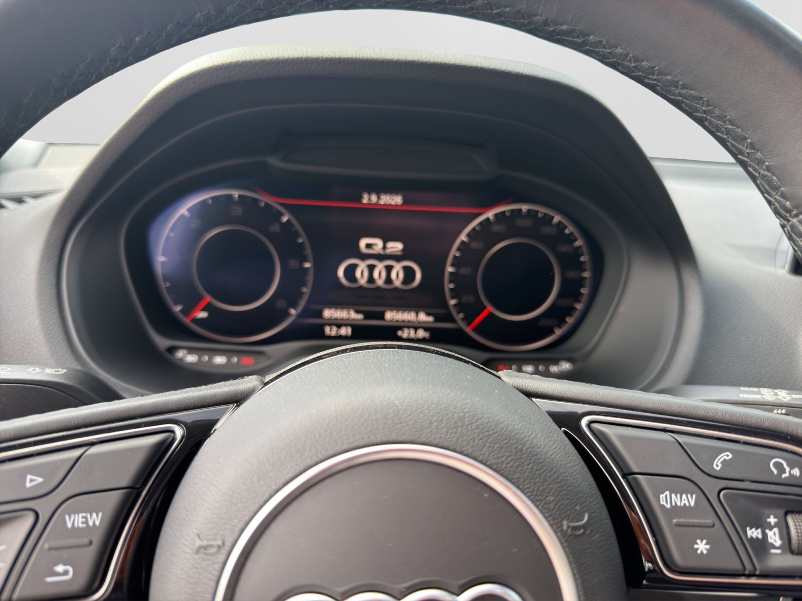 Audi - Q2_12