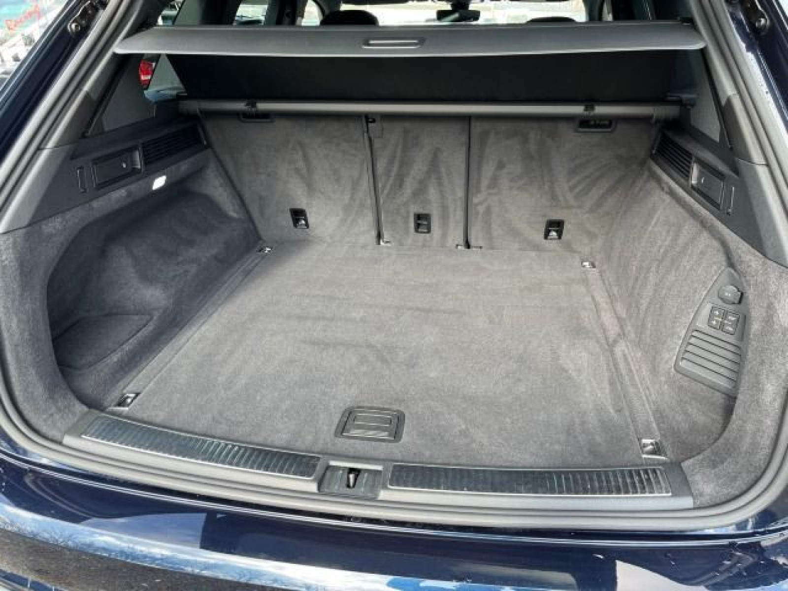 Volkswagen - Touareg_16