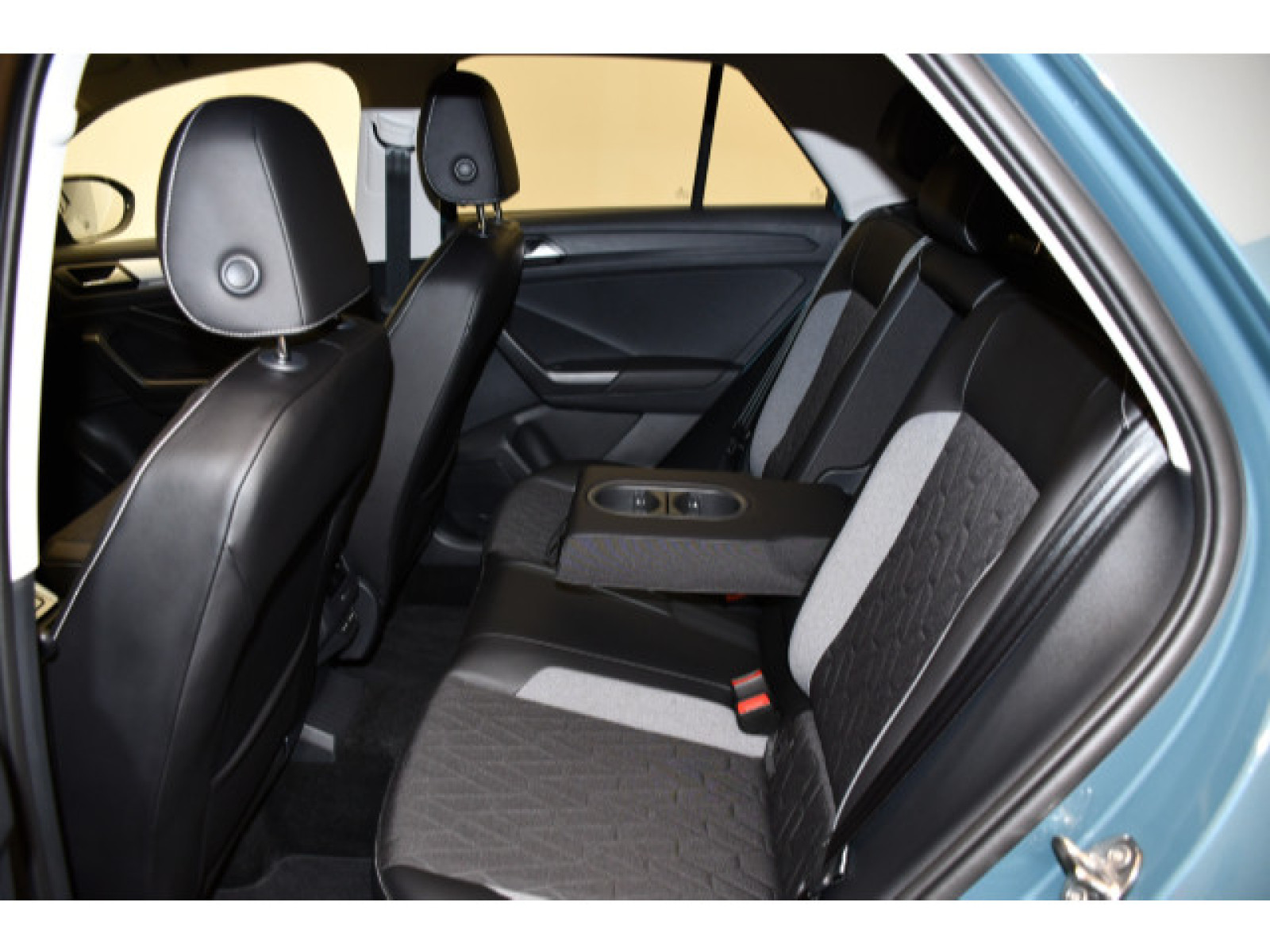 Volkswagen - T-Roc_8