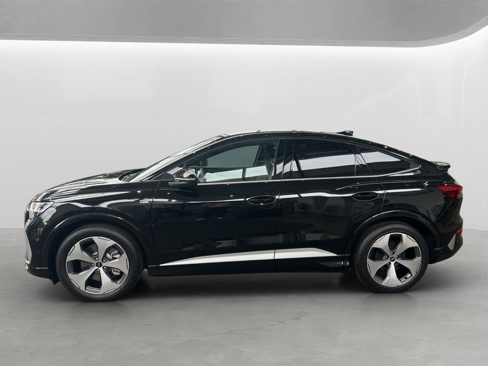 Audi - Q4 e-tron_7