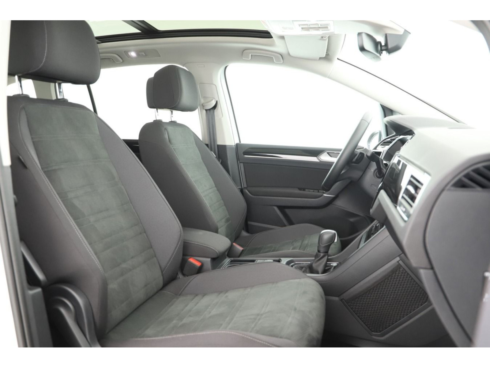 Volkswagen - Touran_7