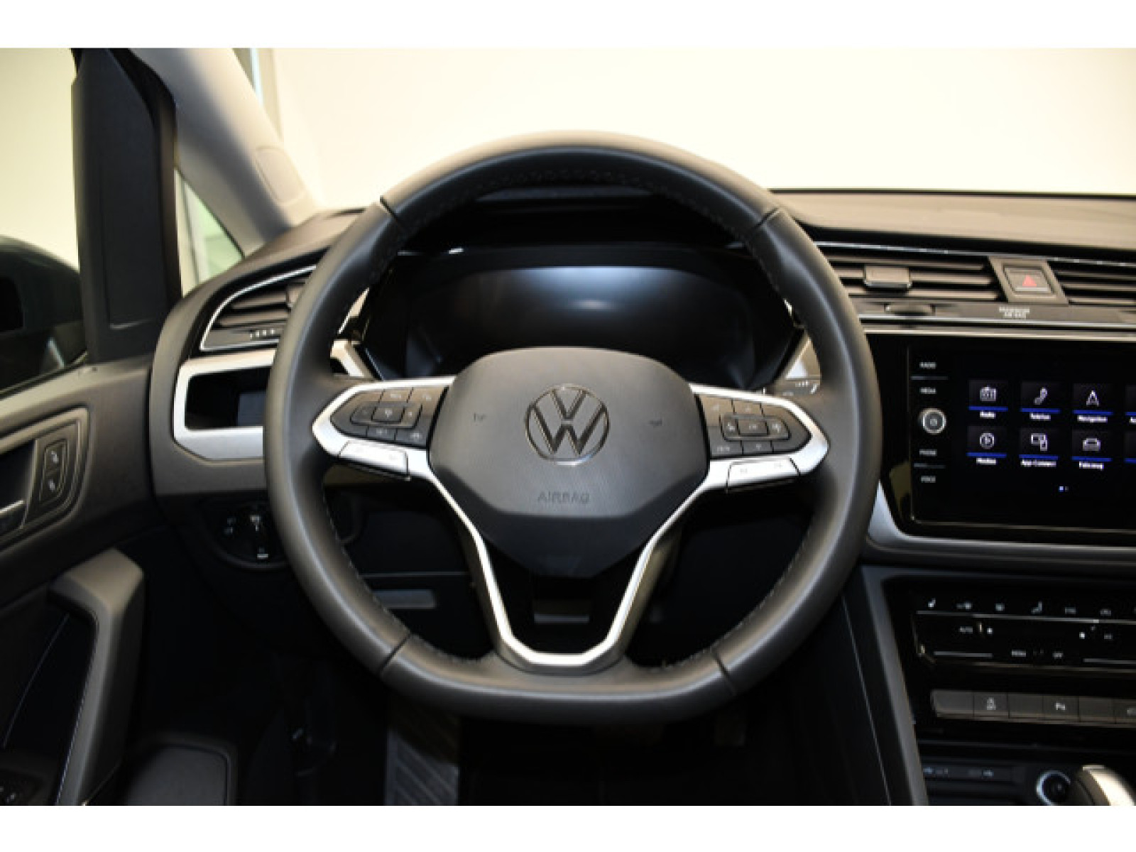Volkswagen - Touran_5
