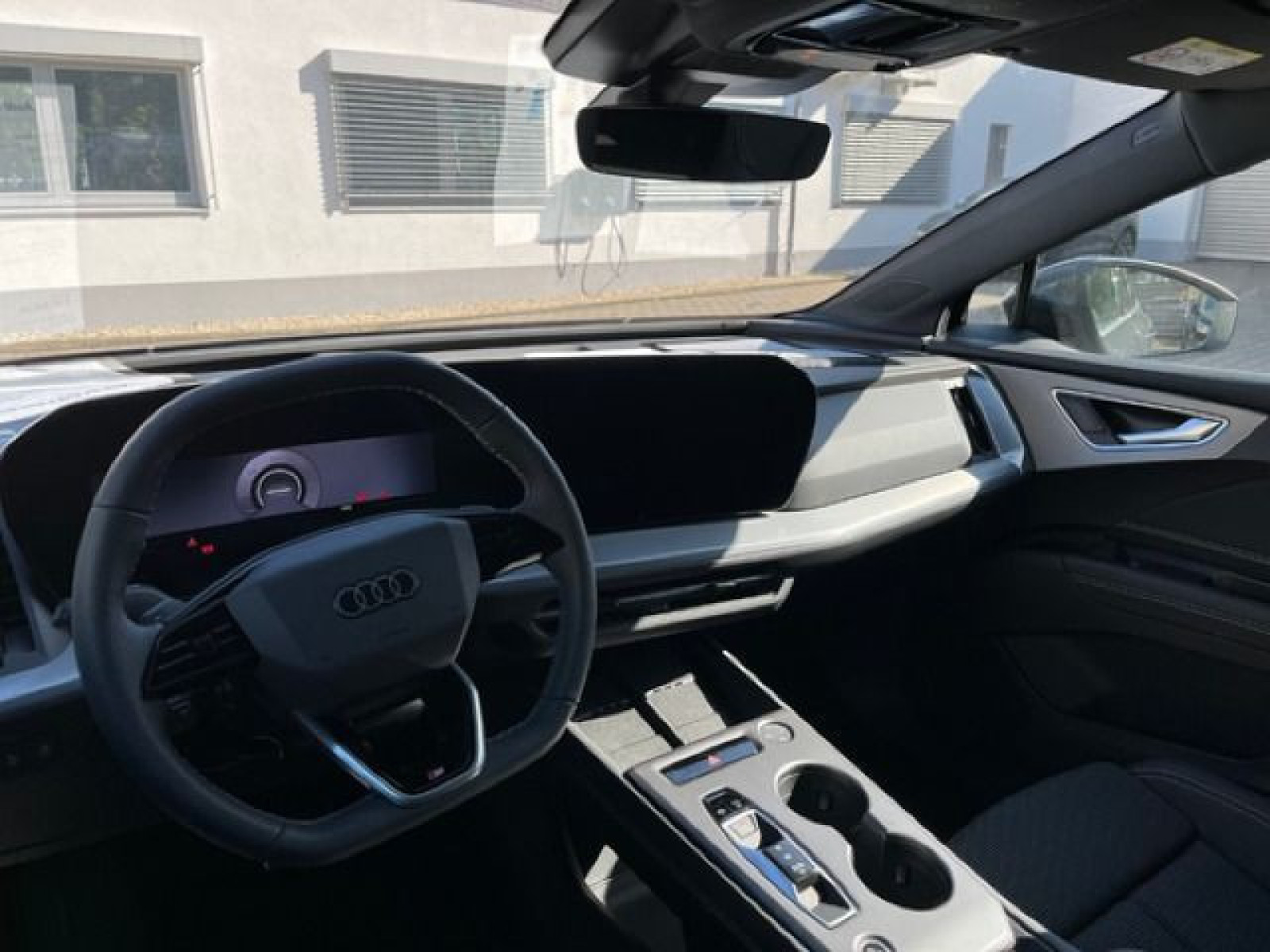 Audi - Q4 e-tron_11