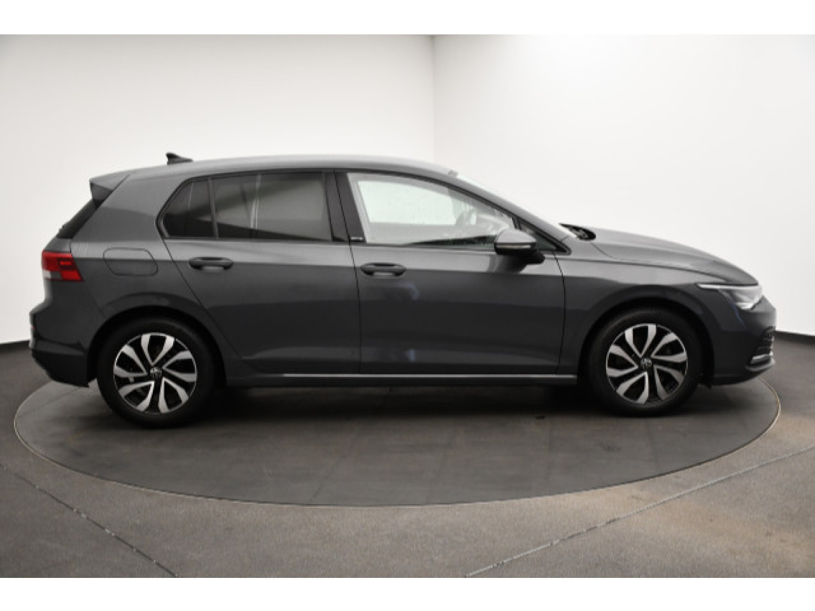 Volkswagen - Golf_16