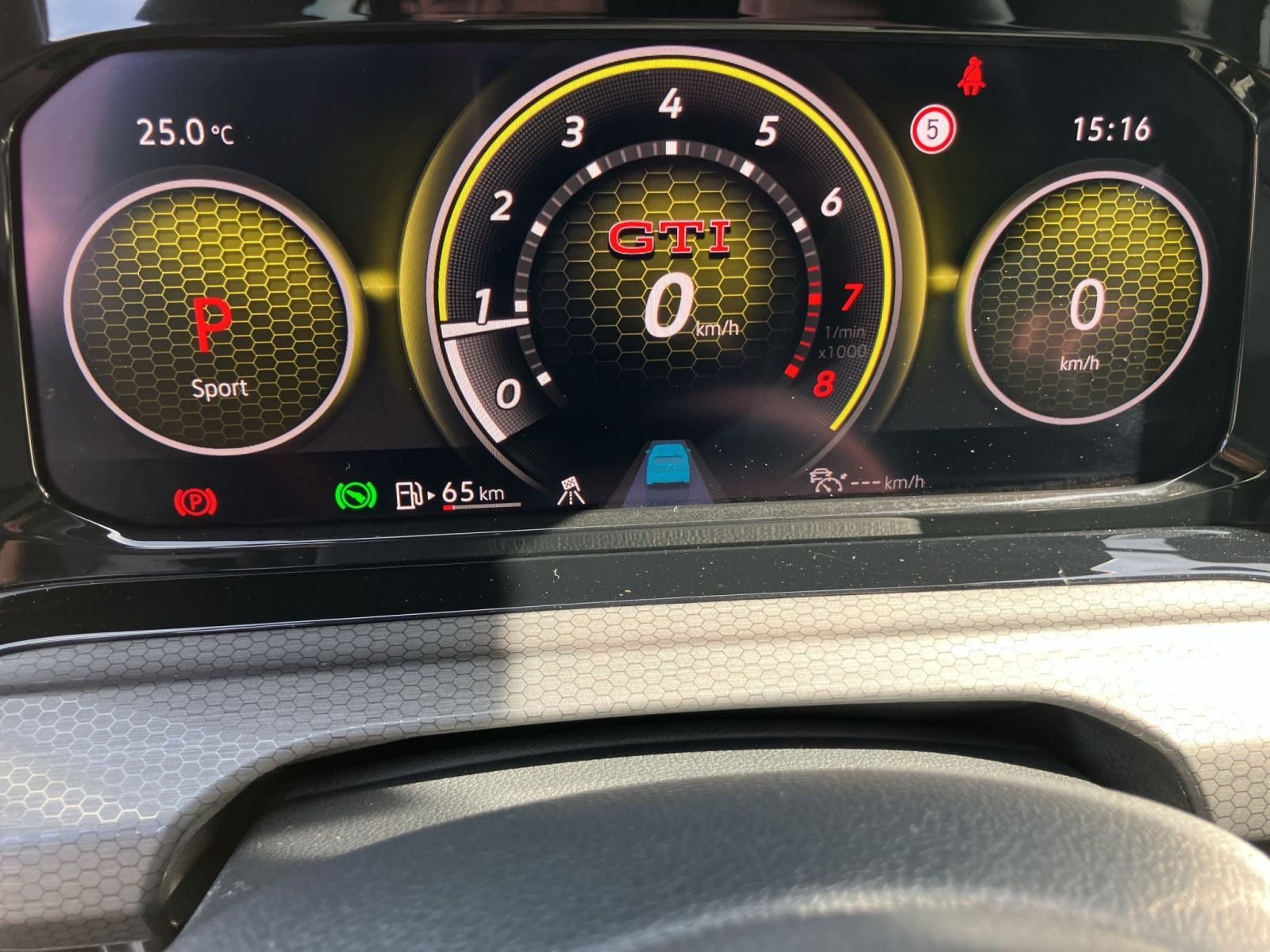 Volkswagen - Golf GTI_11