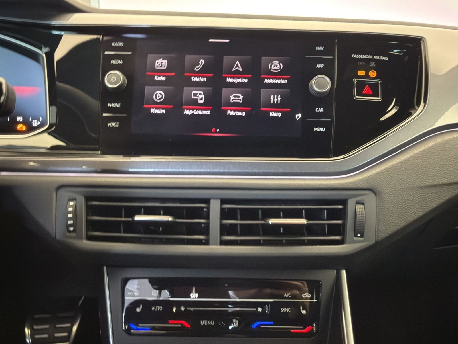 Volkswagen - Polo_12