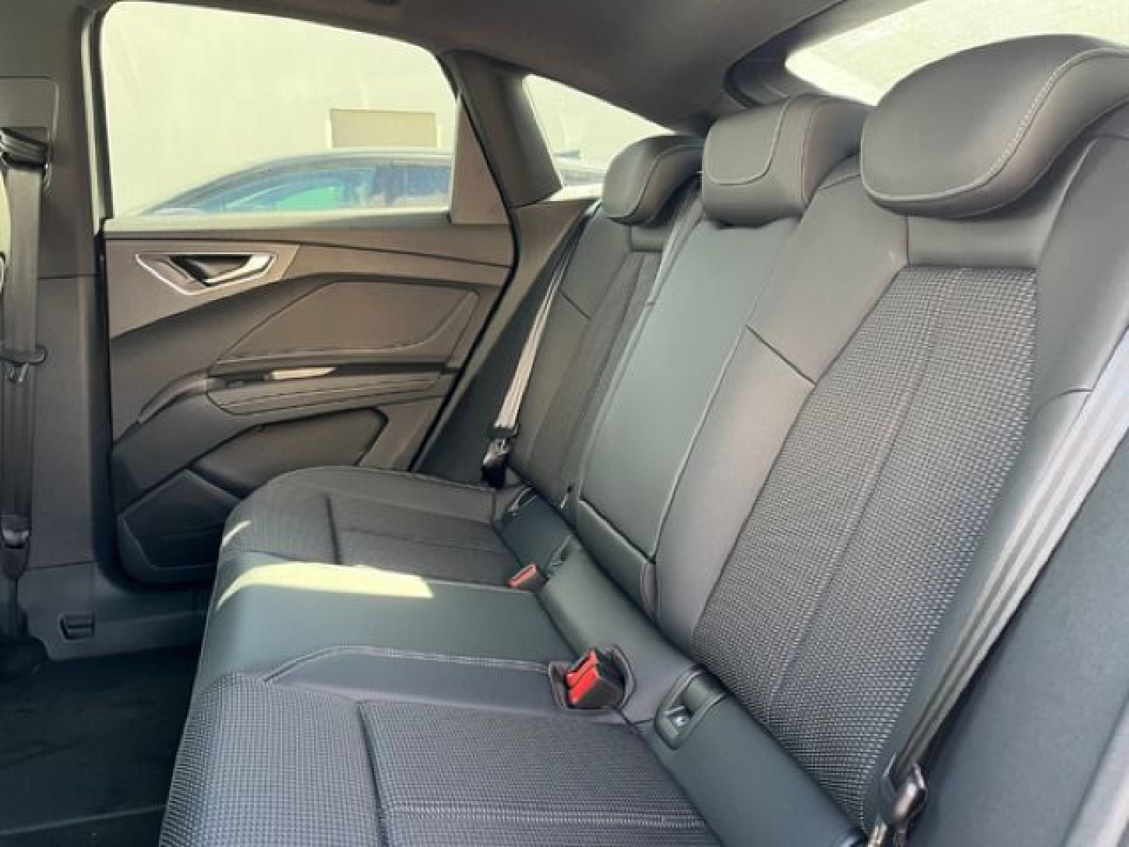 Audi - Q4 Sportback e-tron_12