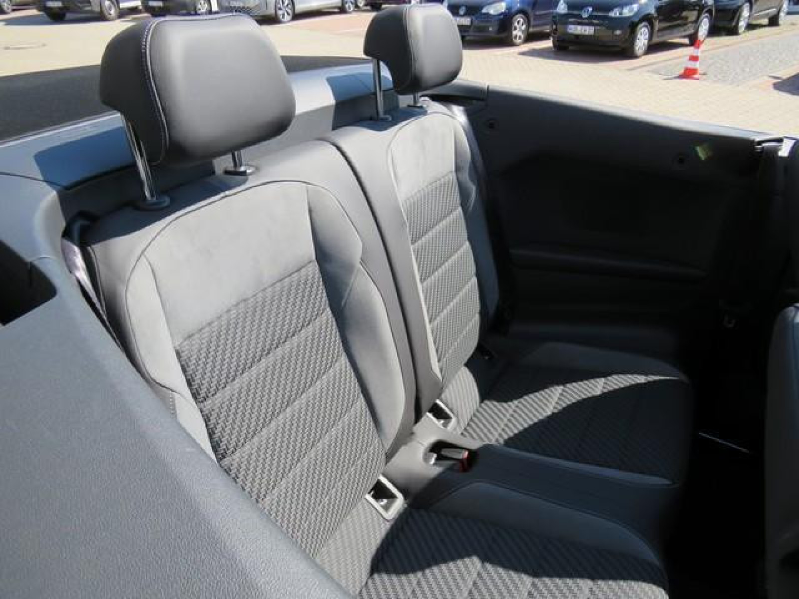 Volkswagen - T-Roc Cabriolet_22