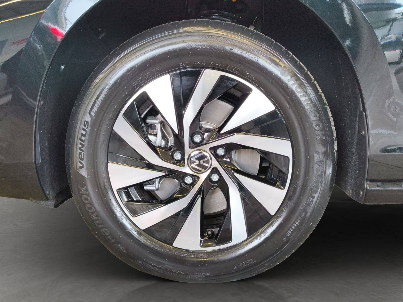 Volkswagen - Passat_19