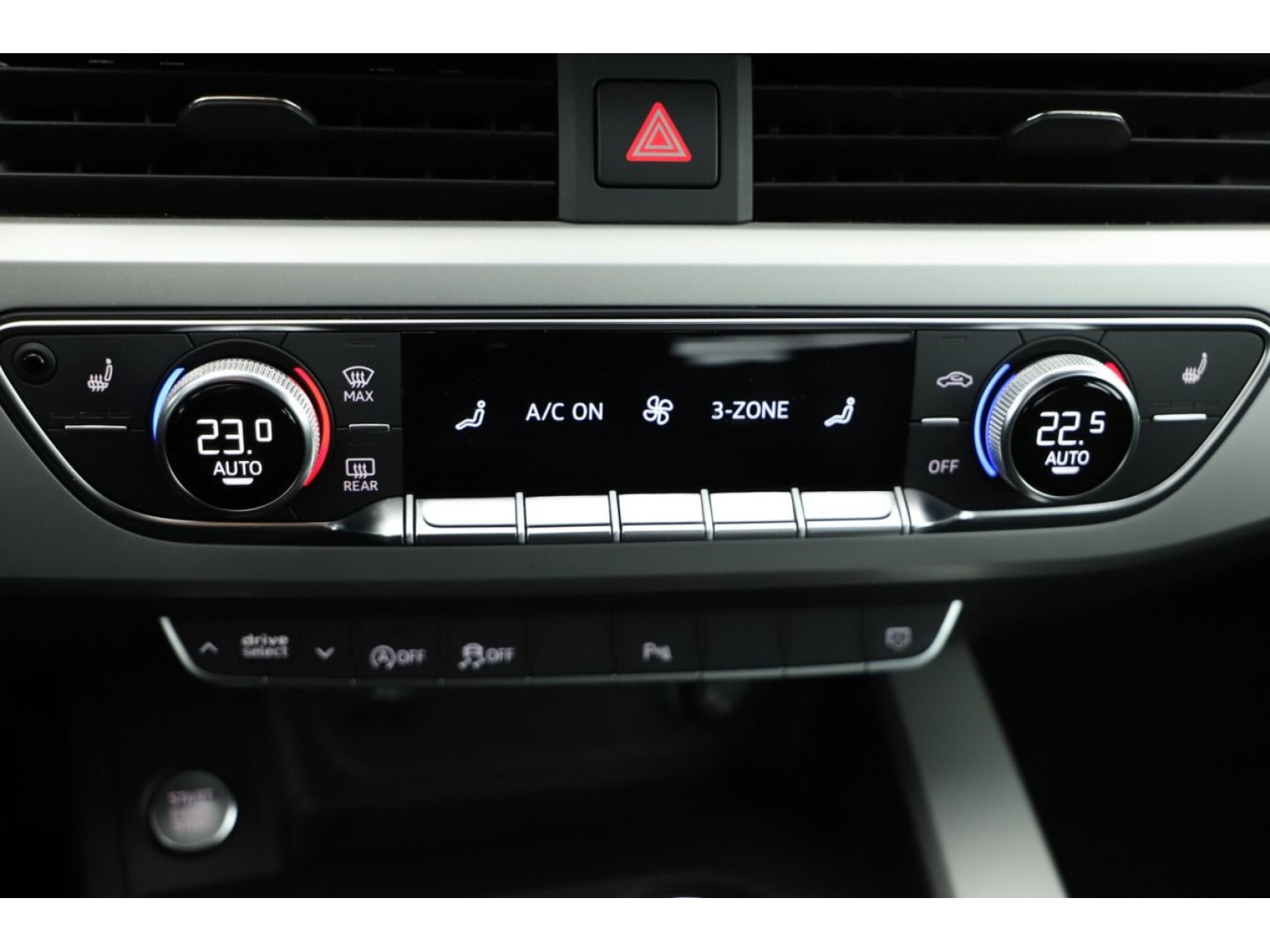 Audi - A4 Limousine_10