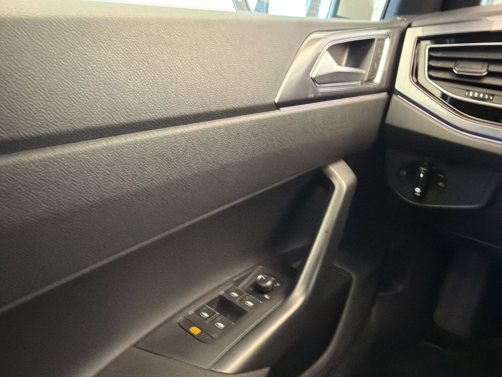 Volkswagen - Polo_14