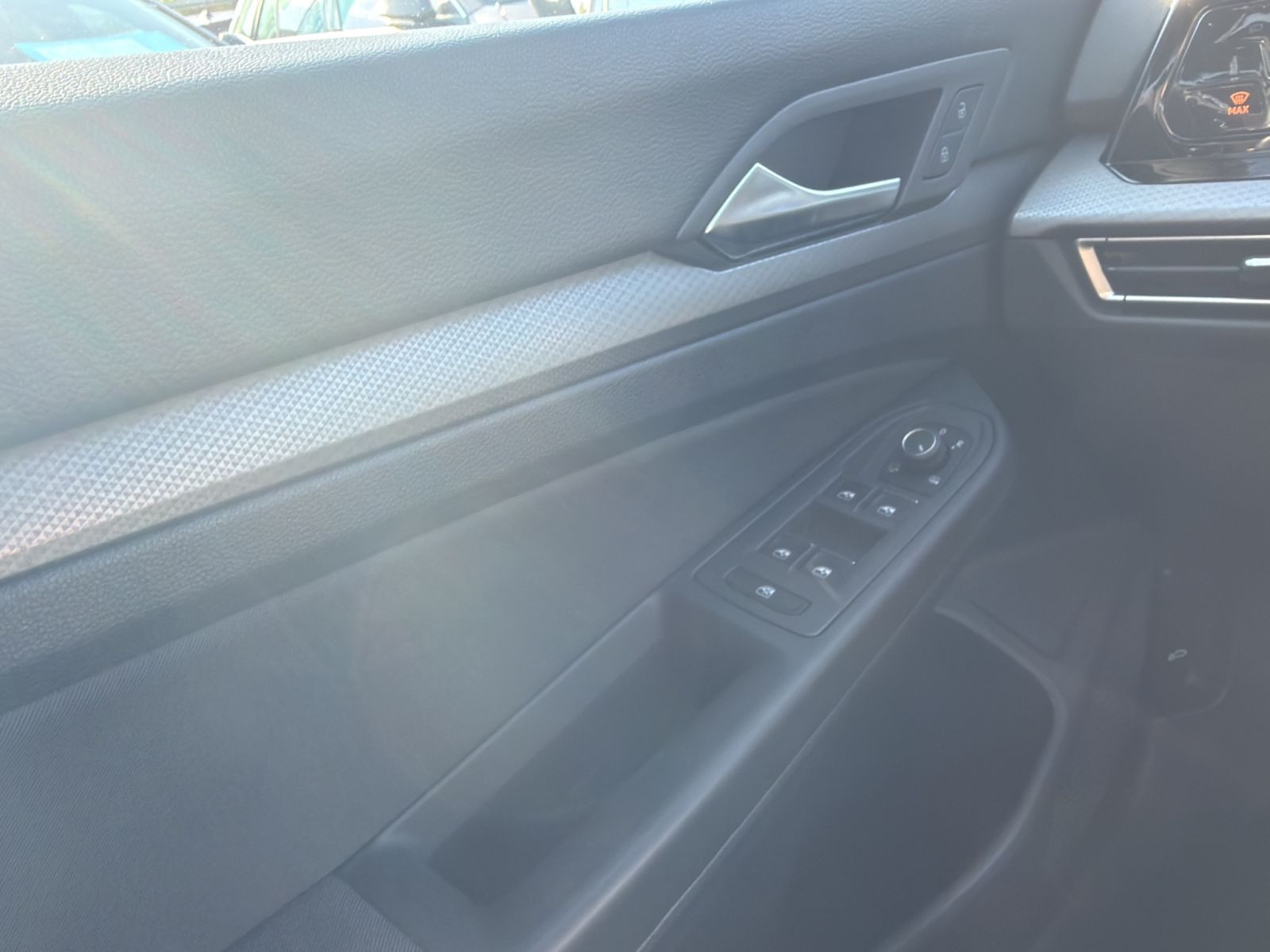 Volkswagen - Golf_14