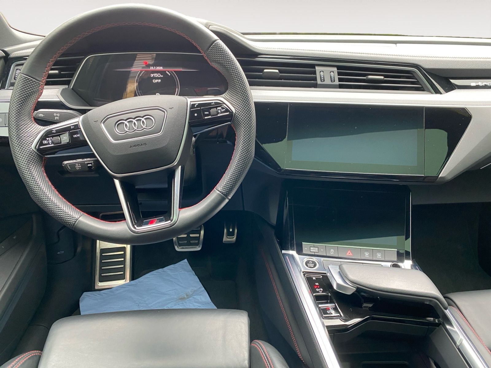 Audi - Q8 Sportback e-tron_11