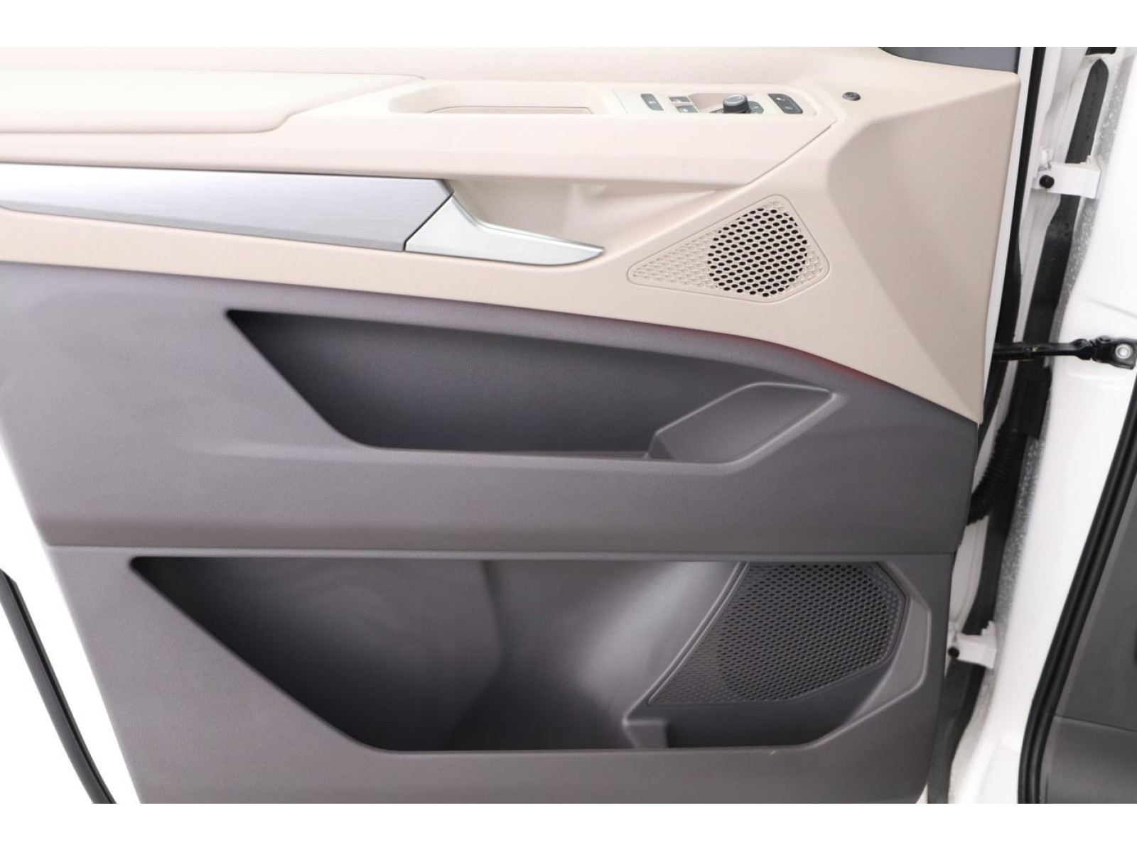 Volkswagen - Multivan_16