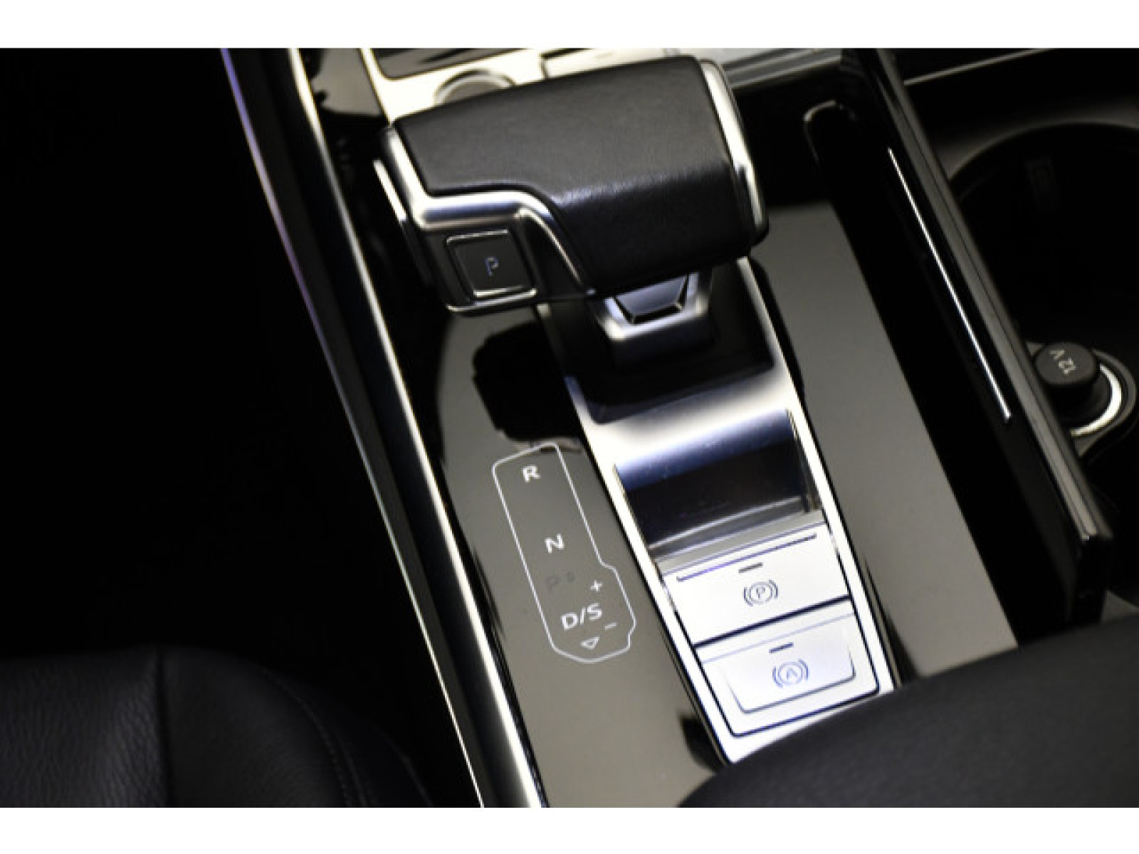 Audi - Q7_7