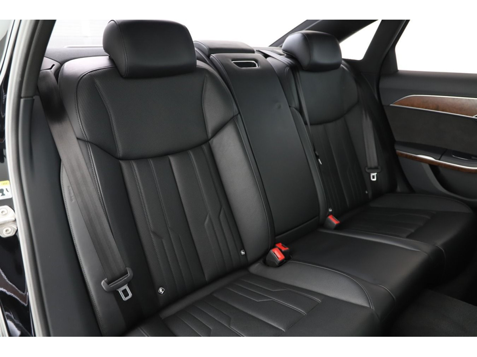 Audi - A8_7
