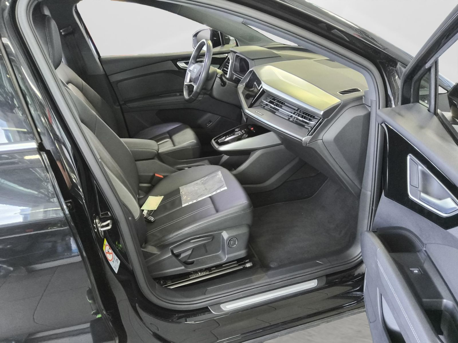 Audi - Q4 Sportback e-tron_4