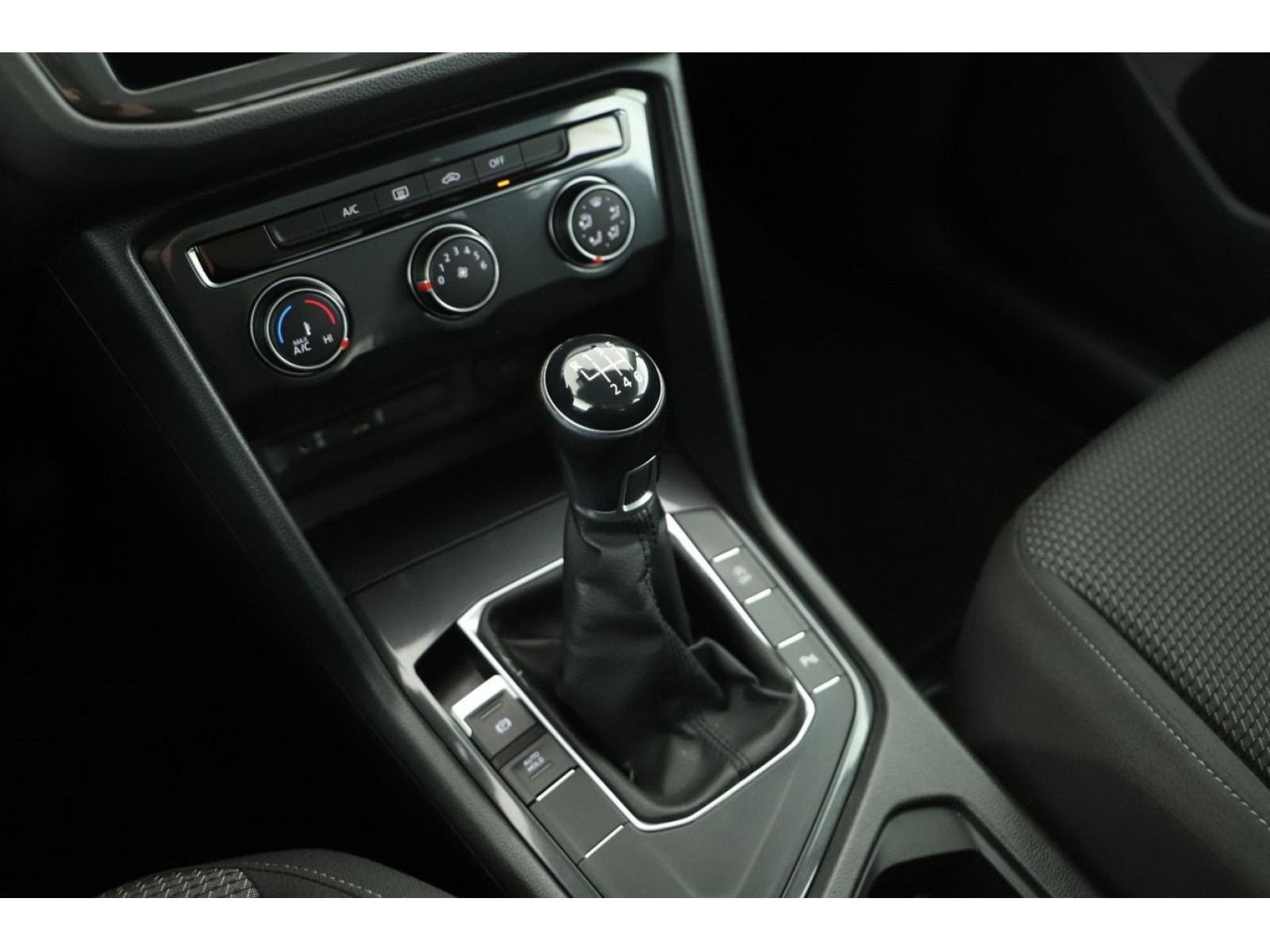 Volkswagen - Tiguan_12