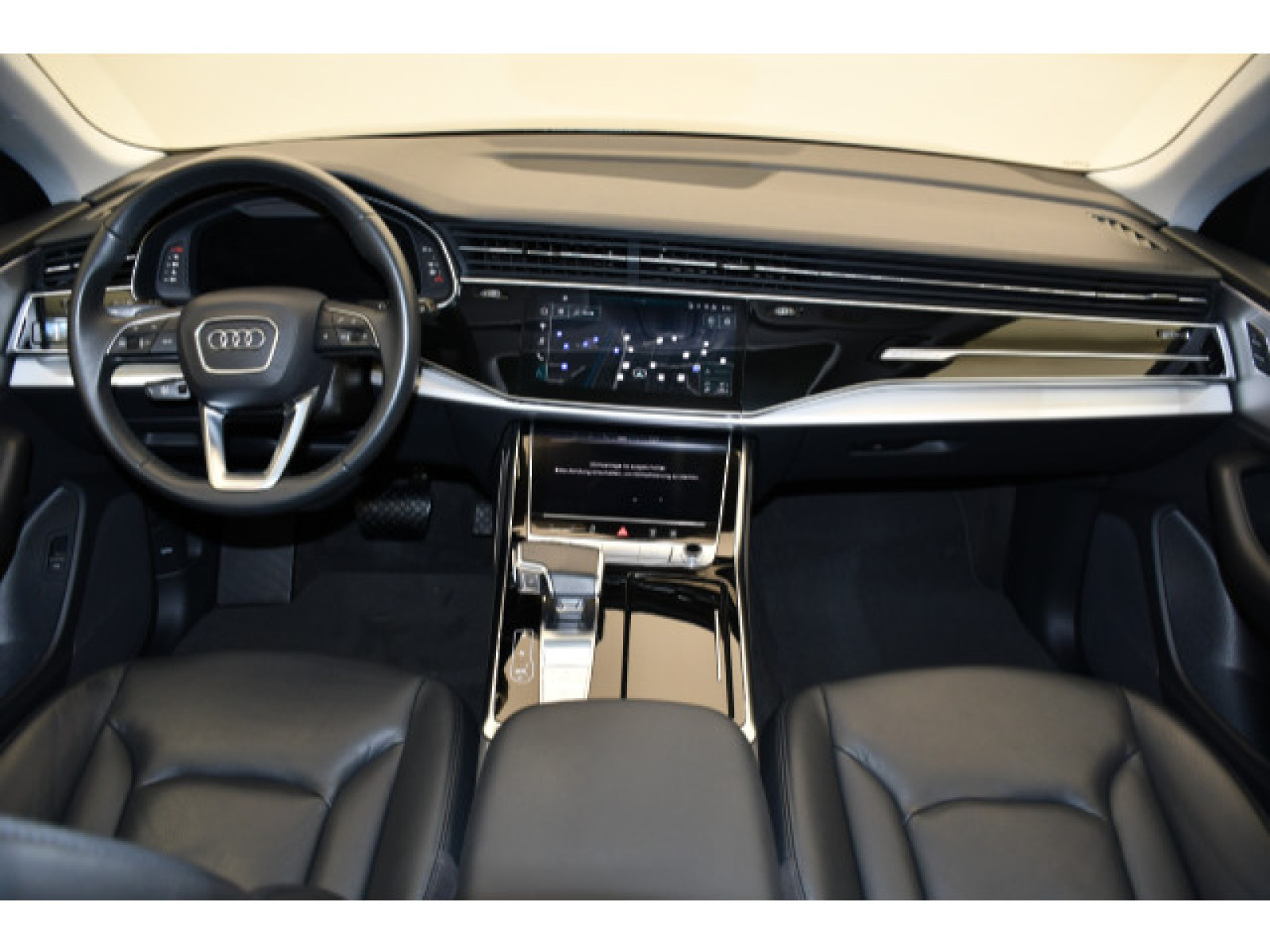 Audi - Q8_5