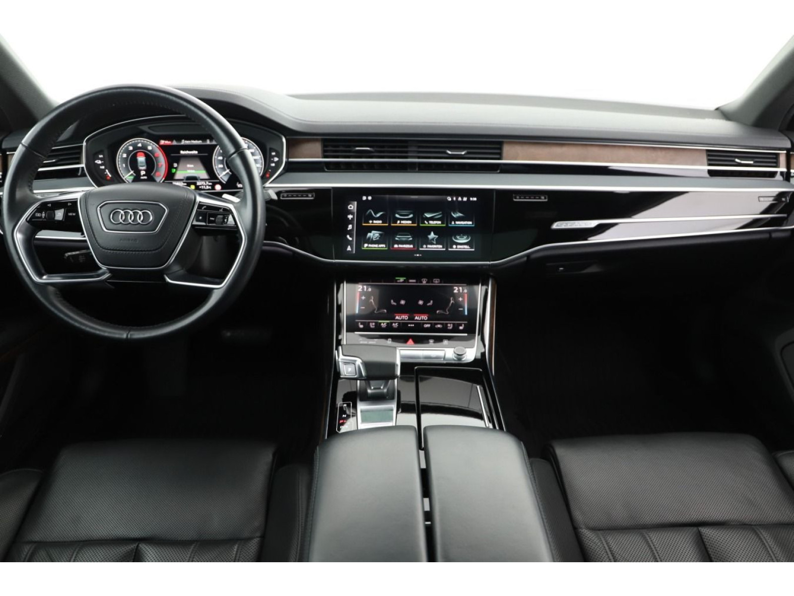 Audi - A8_12