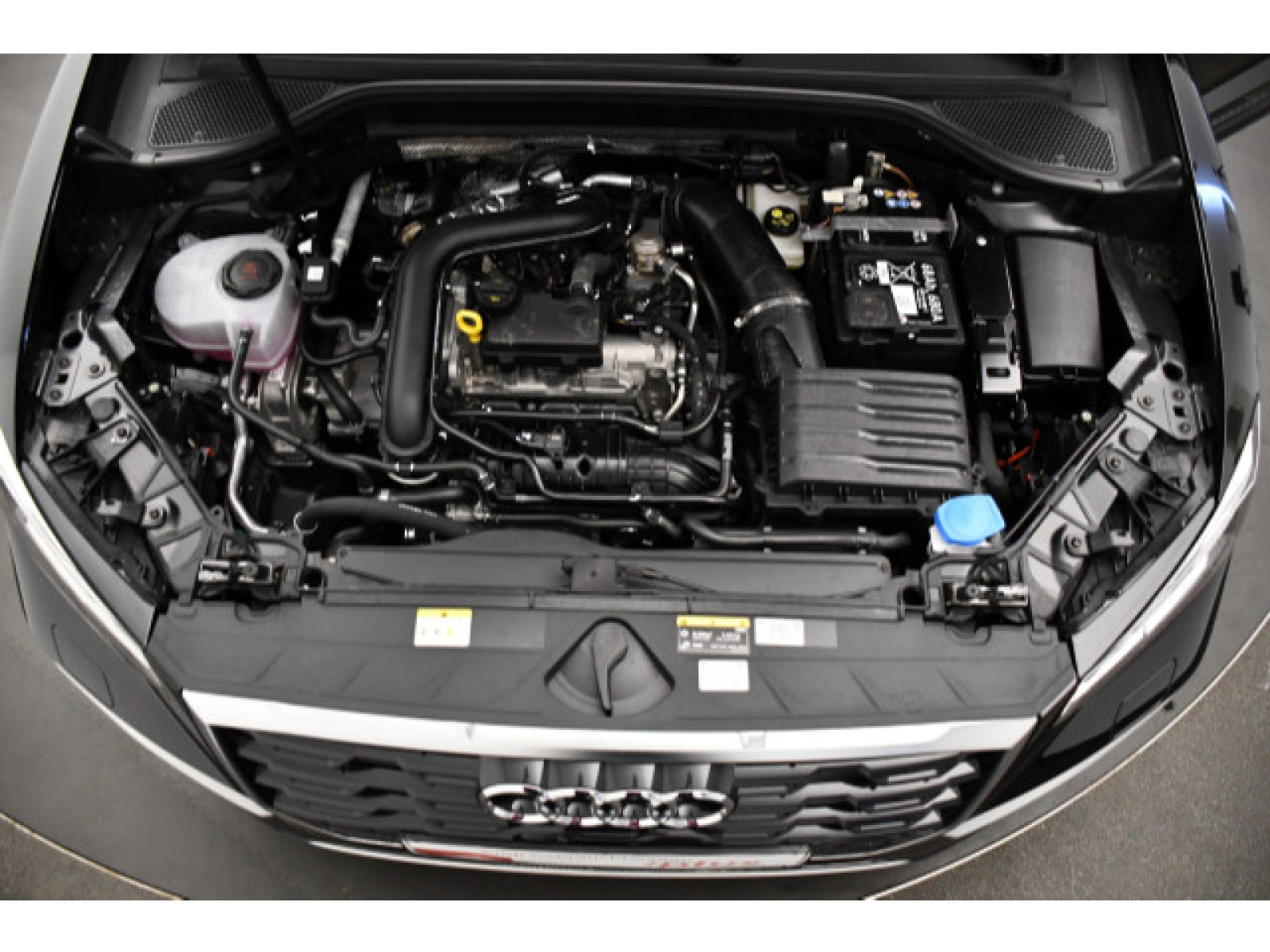 Audi - Q2_15