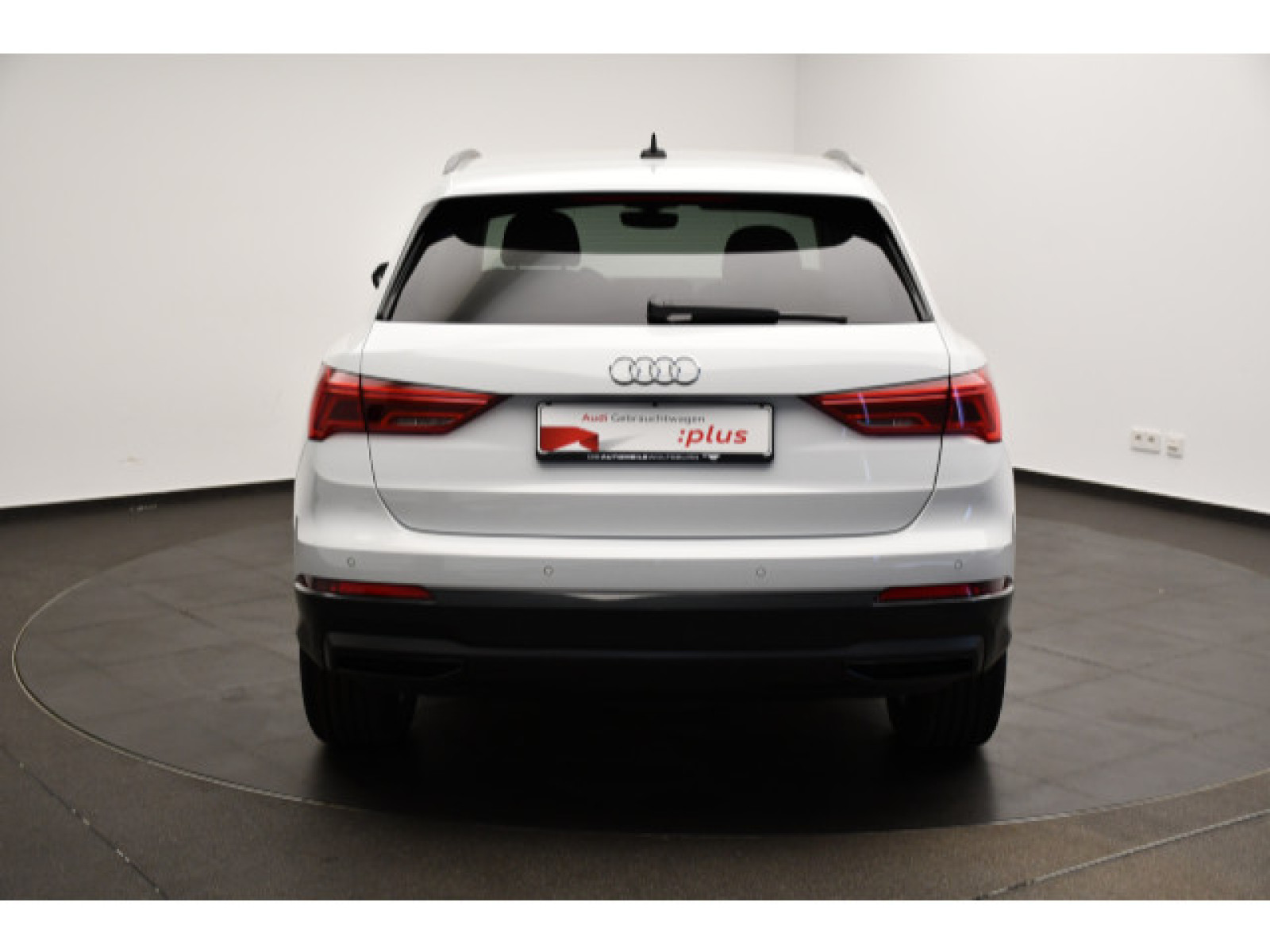 Audi - Q3_20