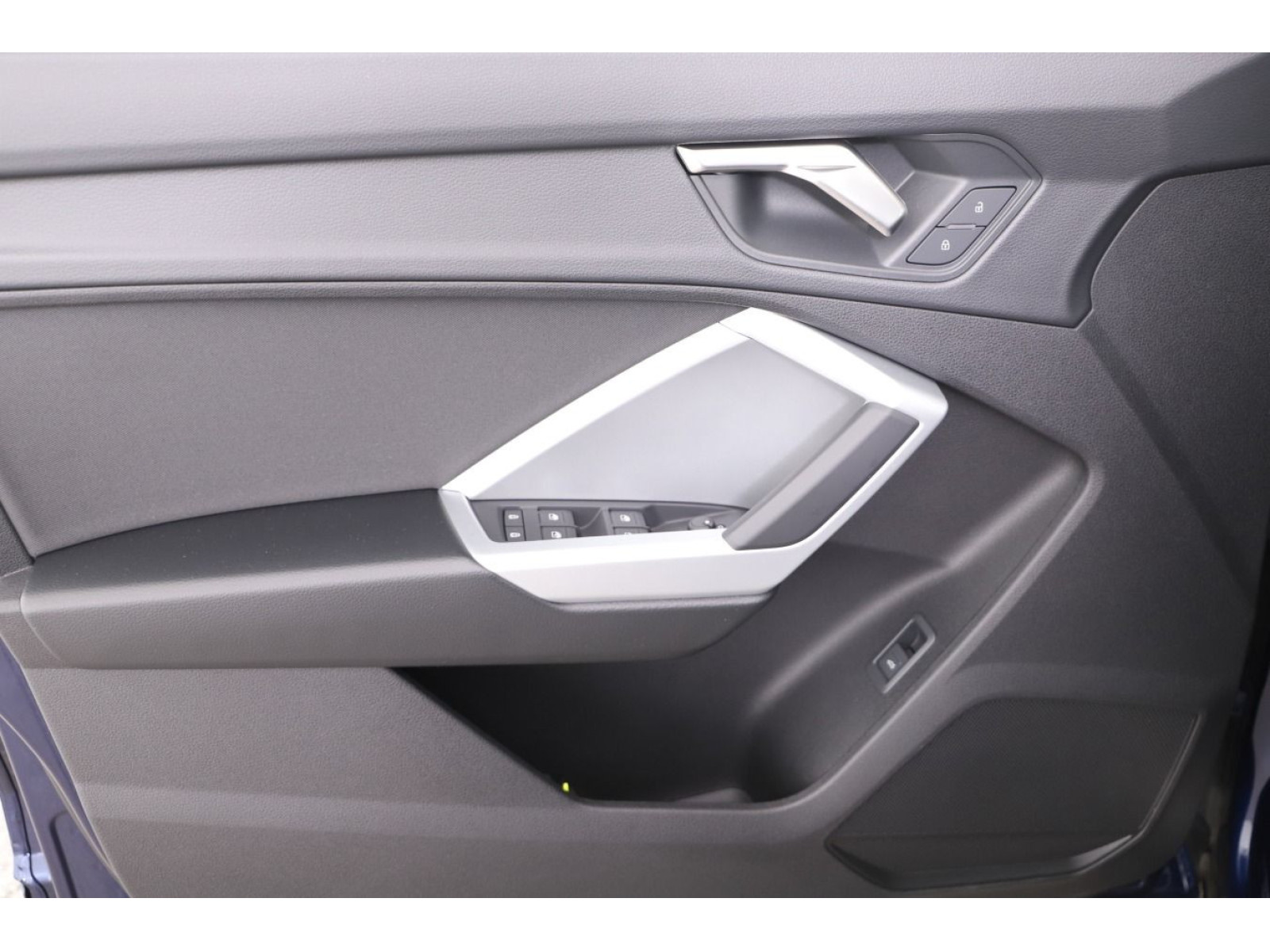 Audi - Q3_14