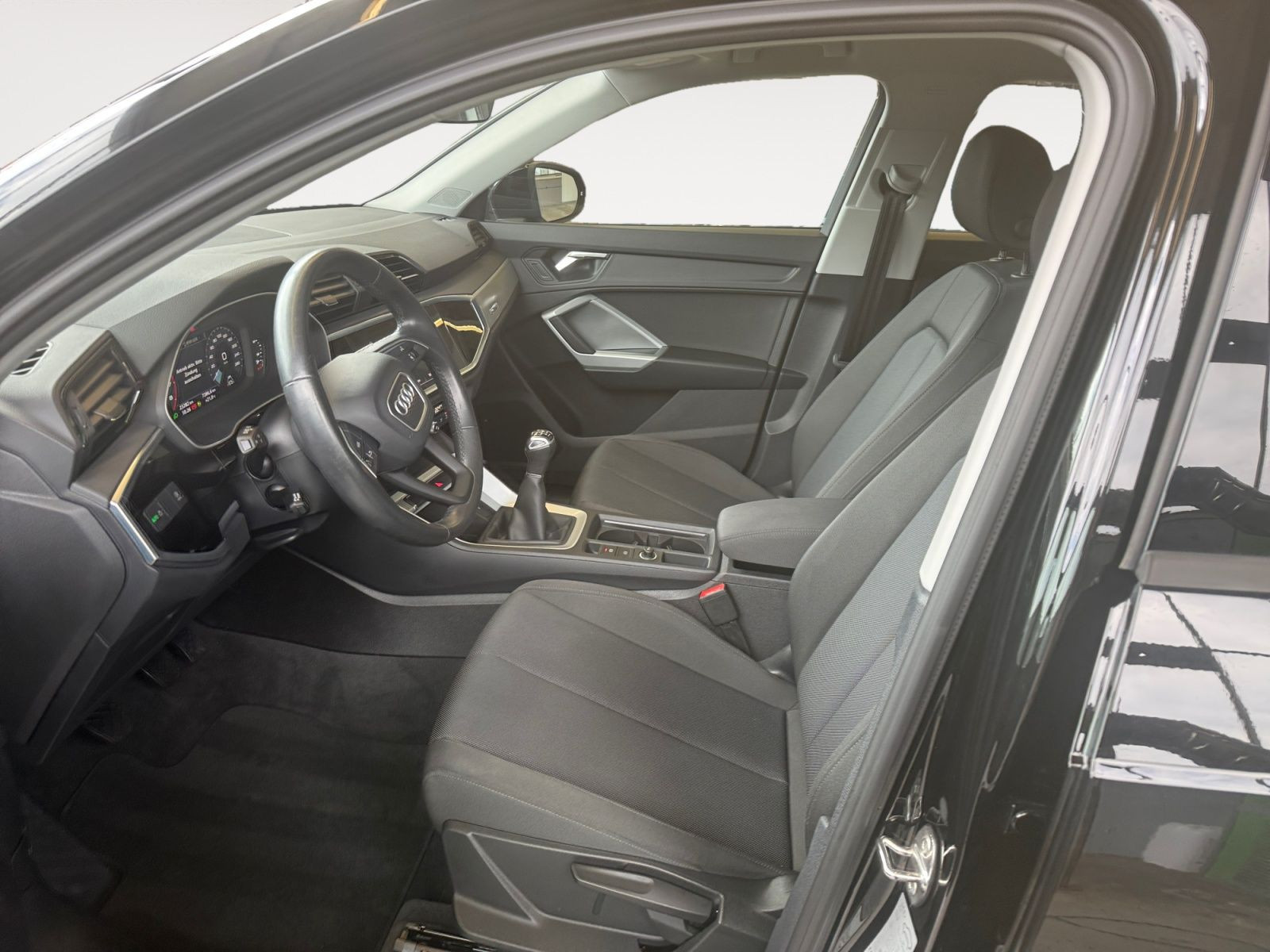 Audi - Q3_10