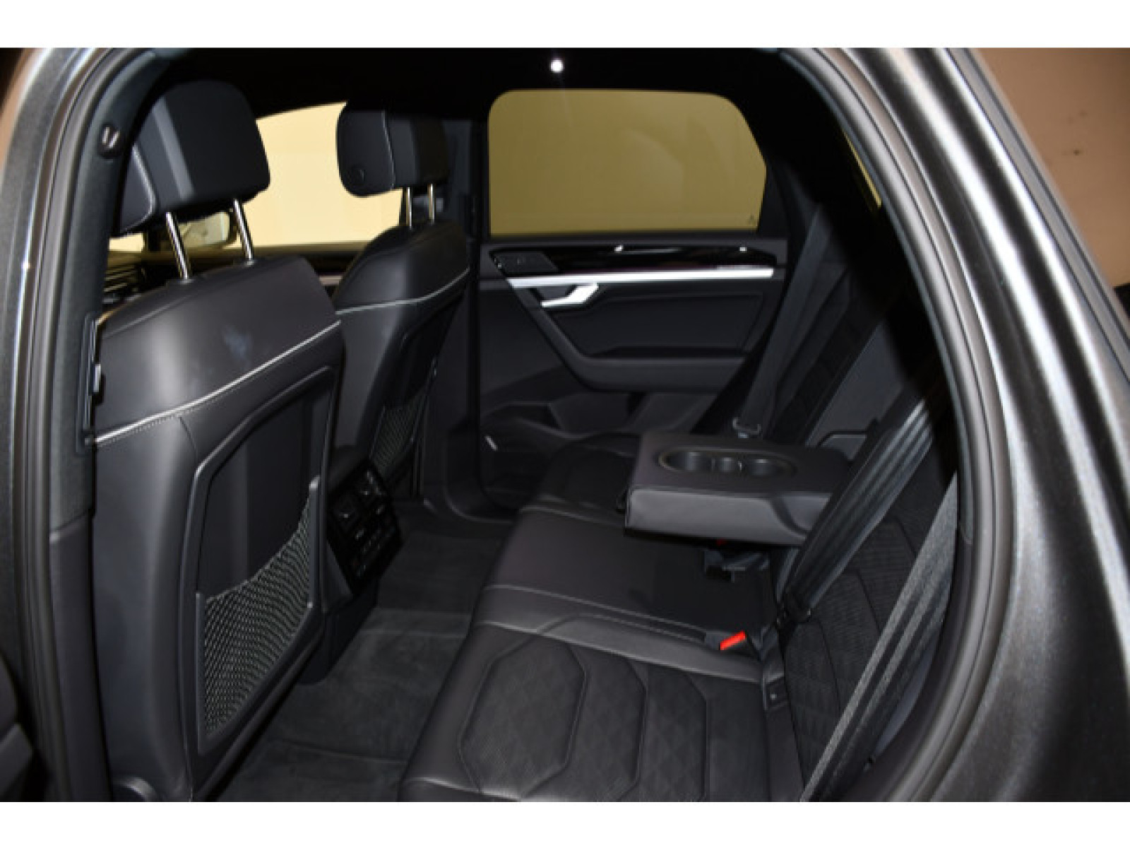 Volkswagen - Touareg_9