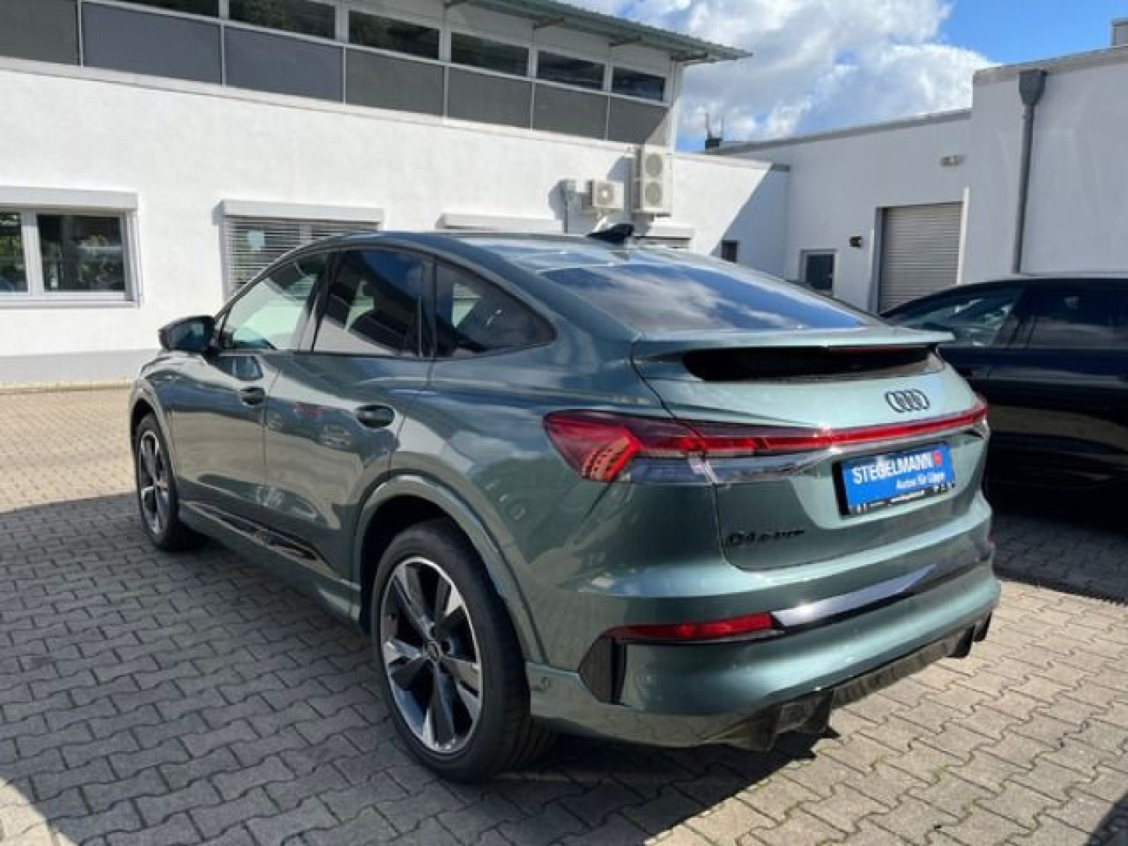Audi - Q4 Sportback e-tron_5